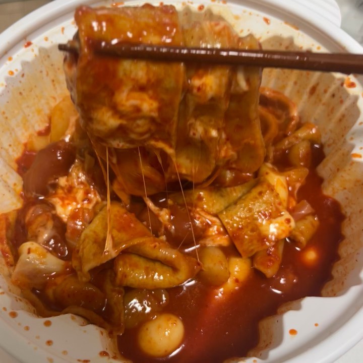 엽기떡볶이❤️

▪️엽기오뎅 ₩14,000
+ 햄추가 , 메추리알추가
▪️모듬튀김 ₩2,000