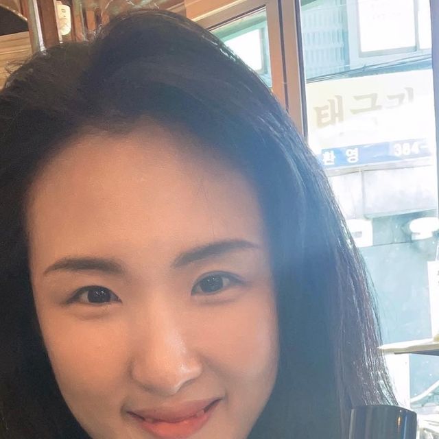 최규리 on Instagram: "#협찬 향덕후 드뎌 성덕 진화🎉 지난번 향수 공방을 다녀왔는데요, 과정은 재밌지만 결과는 쏘쏘해서 다소 아쉬웠어요. 역시 완제품이 최고신가....하며 새향 알아