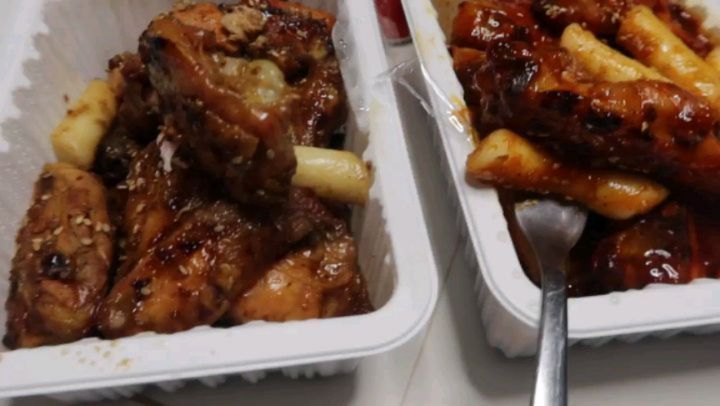 #안양3동댕리단길 에서 
신랑이 서프라이즈로 맛있는 #야식 을 사왔어요 
#맛있는거옆에맛있는거 짱맛인정 하는 #댕리단길
#맛집 #훌랄라치킨 🍗🍗
.
.
.
#댕리단길맛집 #안양핫플 #안양맛집 #안양3동
#맛집 #야식메뉴추천