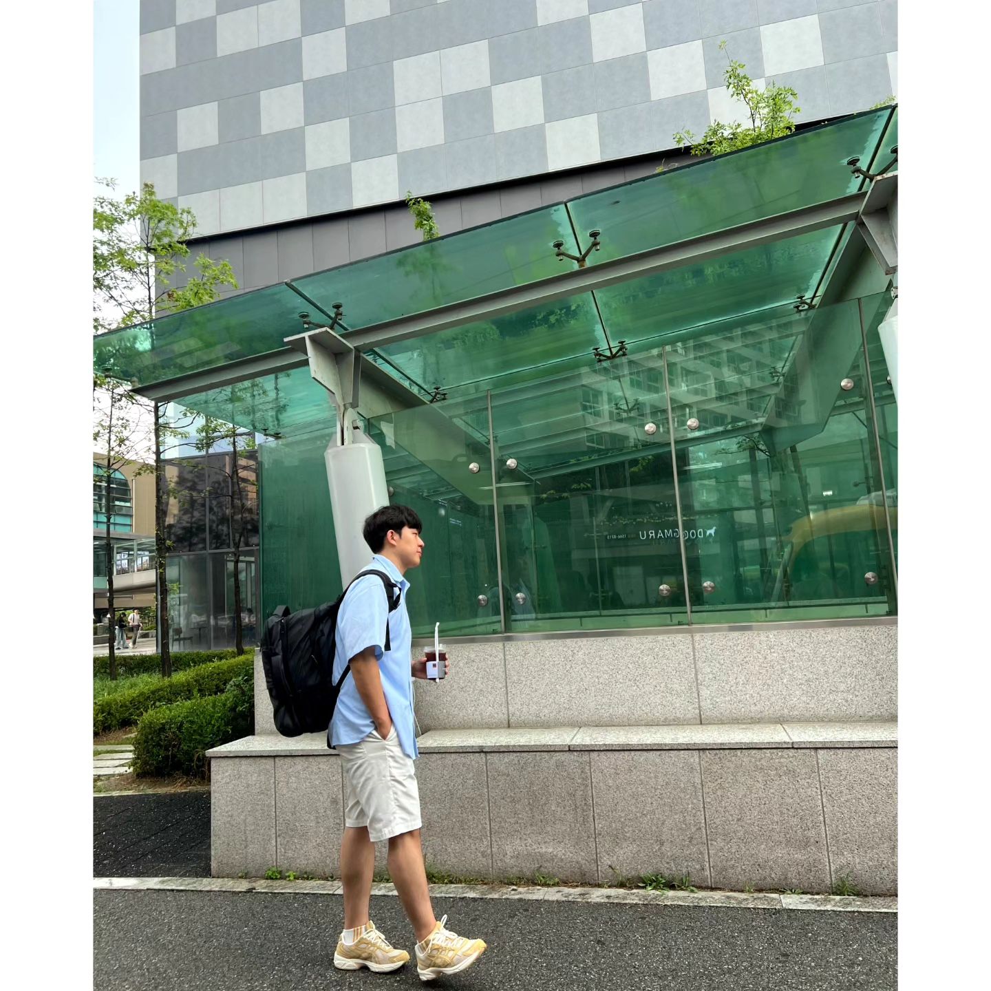 너무 더운 여름날에 시원하고 편한 아식스 젤1130 와 셔츠코디😎

#oodt
#패션계정환영 #ootdfashion #20대코디 #30대코디  #남자코디 #fassion #직장인룩 #직장인스타그램 #오피스룩코디 #패션계정맞팔 #오늘의룩 #깔끔룩 #출근룩 #여름남자코디 #선팔하면맞팔 #무신사 #스파오 #아식스운동화 #젤1130