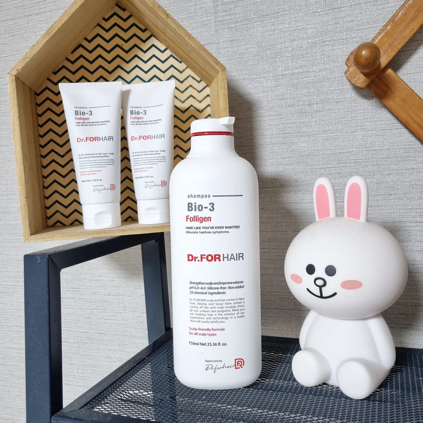 #협찬

지금 당장 올리브영에 가야한다면 
바로 사야하는게 #닥터포헤어샴푸 라죠?
750ml 대용량에 100ml×2 증정까지!
8월에 구입하면 완전 득템기회에요!
 1등탈모샴푸로 유명하기도 하고 두피 진정,두피보습 등등의 안티에이징까지 되는 샴푸라 다들 만족도가 높더라구요
제 고민은 탈모가 1번이라ㅜㅜ
모발 빠짐 91.4% 감소라고 해서 제일 기대가 컸는데요 꾸준히 써보니 다른 샴푸에 비해 덜빠지는 느낌이 있더라구요!
2천만 소비자가 선택한 이유가 있는듯?ㅎㅎ
모발 볼륨 지속도 도움되서 더 좋네용

dr.forhair_official
#닥터포헤어 #폴리젠바이오3 #탈모샴푸 #두피샴푸 #두피쿨링 #올리브영샴푸 #르뷰