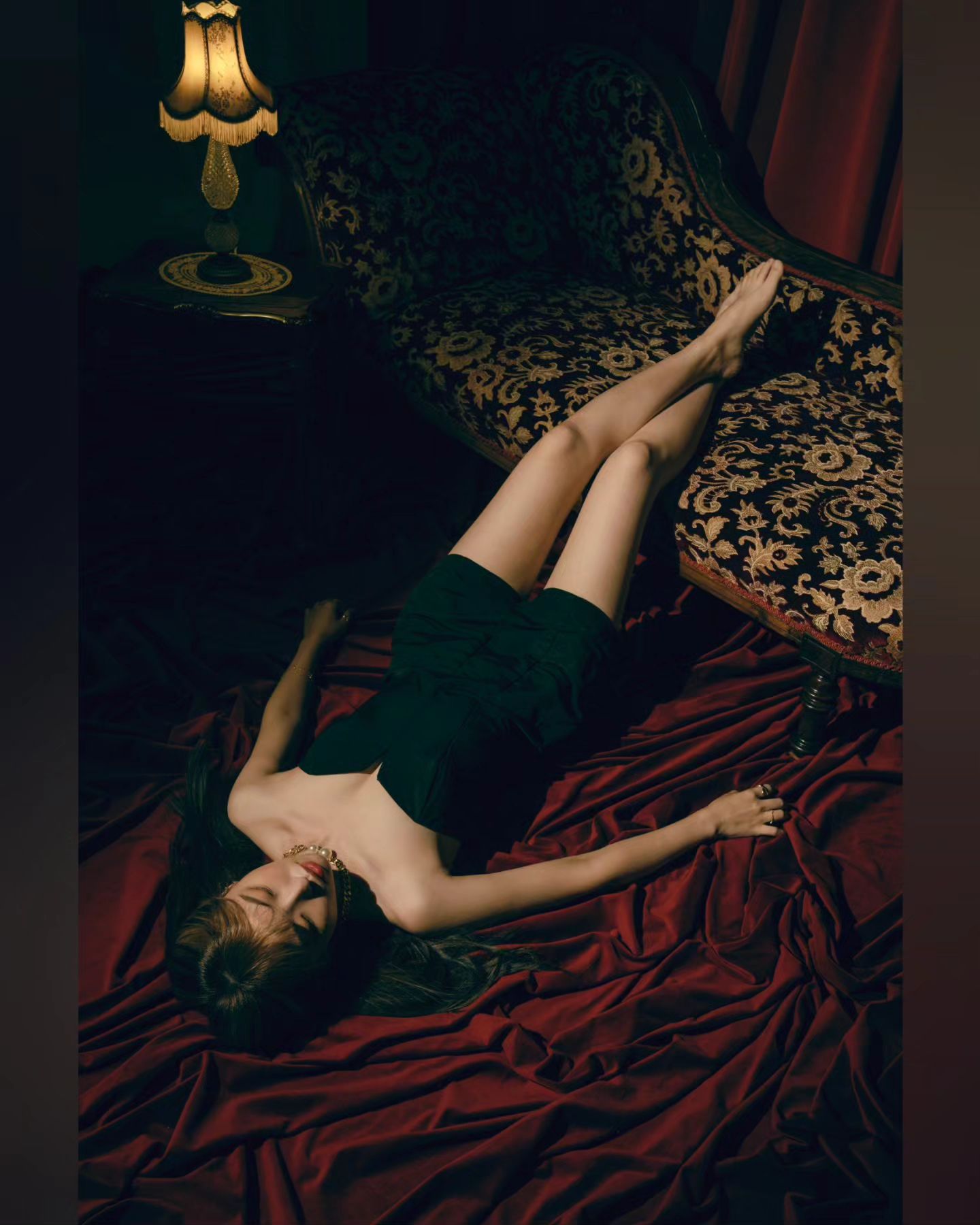 멋쟁이 사진 찍어따🖤

평소 나와는 전혀 다른 분위기라 걱정했지만,
작가님을 믿고 따른 덕분에 완성 될 수 있었던 사진 :)

조금 부끄럽고 오글거리지만
내가 또 언제 이런 사진을 남겨보겠어
너무 예쁘고 멋진 스튜디오라 다시 또 가고싶다

#판테온스튜디오 #강남스튜디오 #강남프로필 #프로필사진 #스튜디오 #일반인프로필 #예쁘다