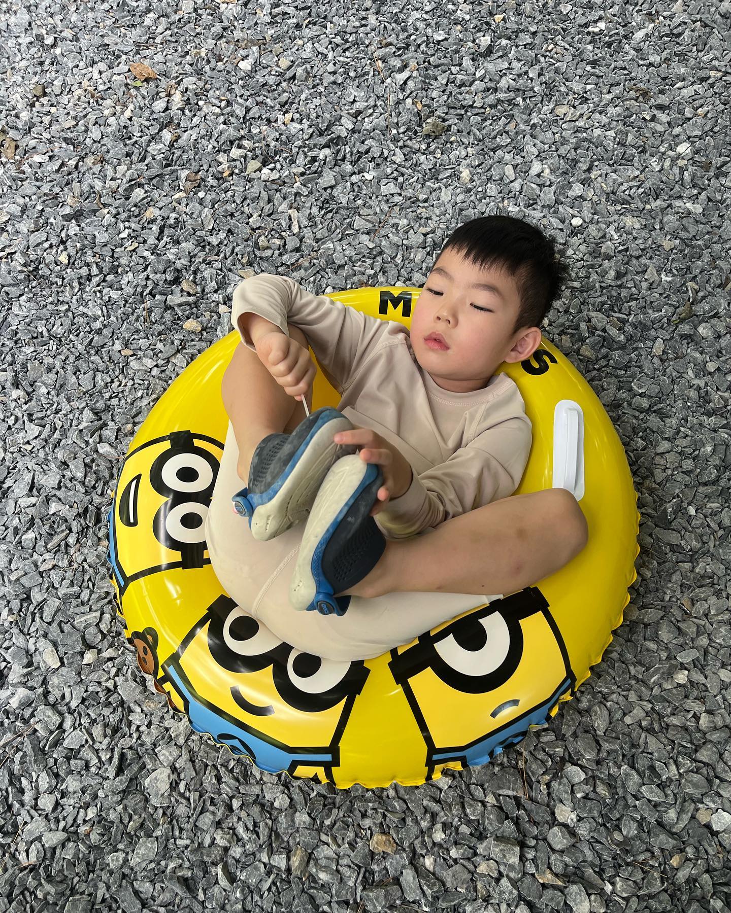 간만에 캠핑 재밌었당 🏕️

#계곡캠핑장 #키즈캠핑장 #수영장캠핑장
#법흥계곡 #영월키즈캠핑장 #아이와캠핑