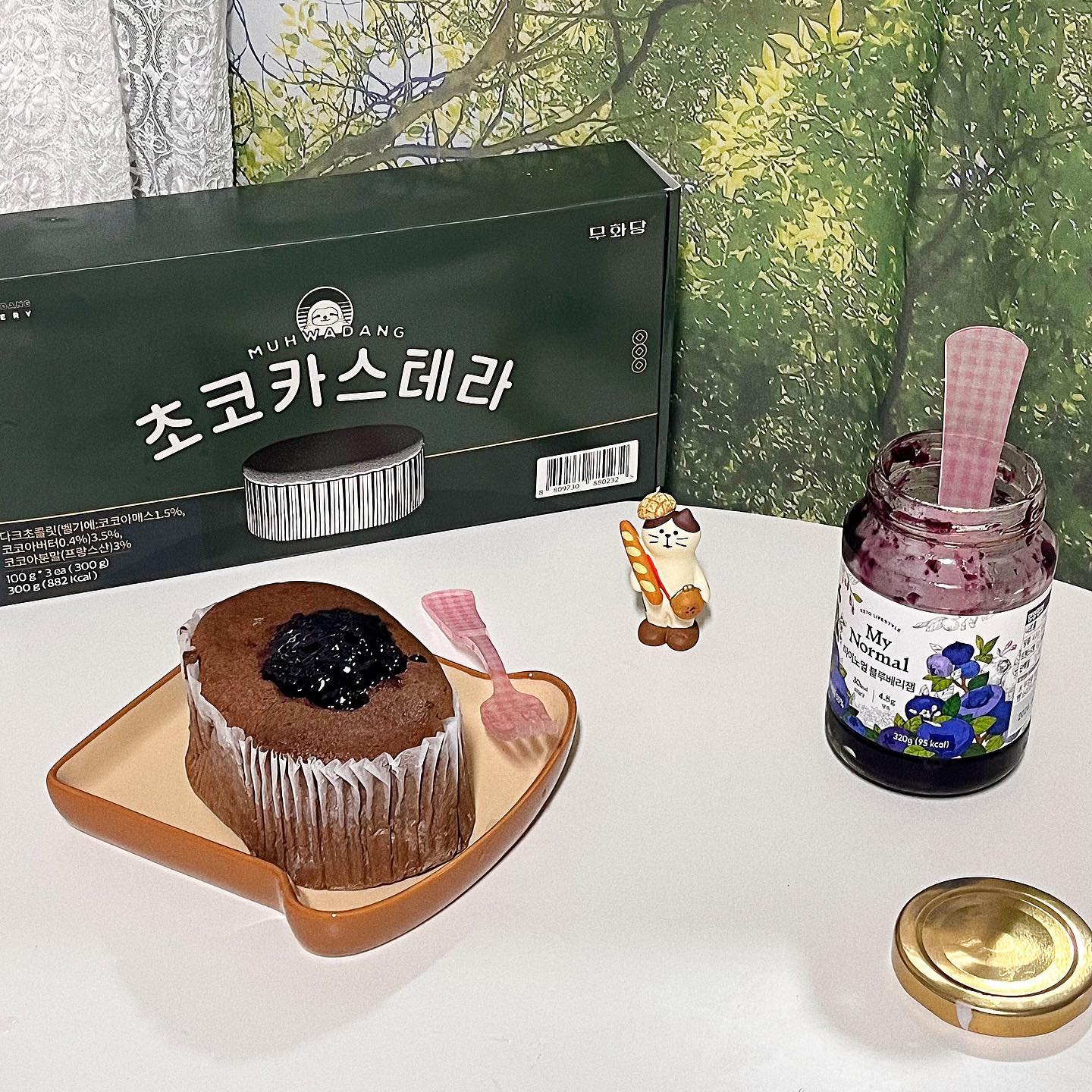 #무화당 초코카스테라🍫

폭신폭신하고 부드러운 무화당 초코카스테라 포슬포슬한 식감이라 아아메랑 찰떡궁합🥰
마이노멀 저당 블루베리잼과 함께 먹어도 맛나요
은근 양도 많아서 든든하게 아침에 먹기 좋아요🤎

#내돈내산
#무설탕 #키토제닉#저탄고지
#오늘의키토식#소라리뷰