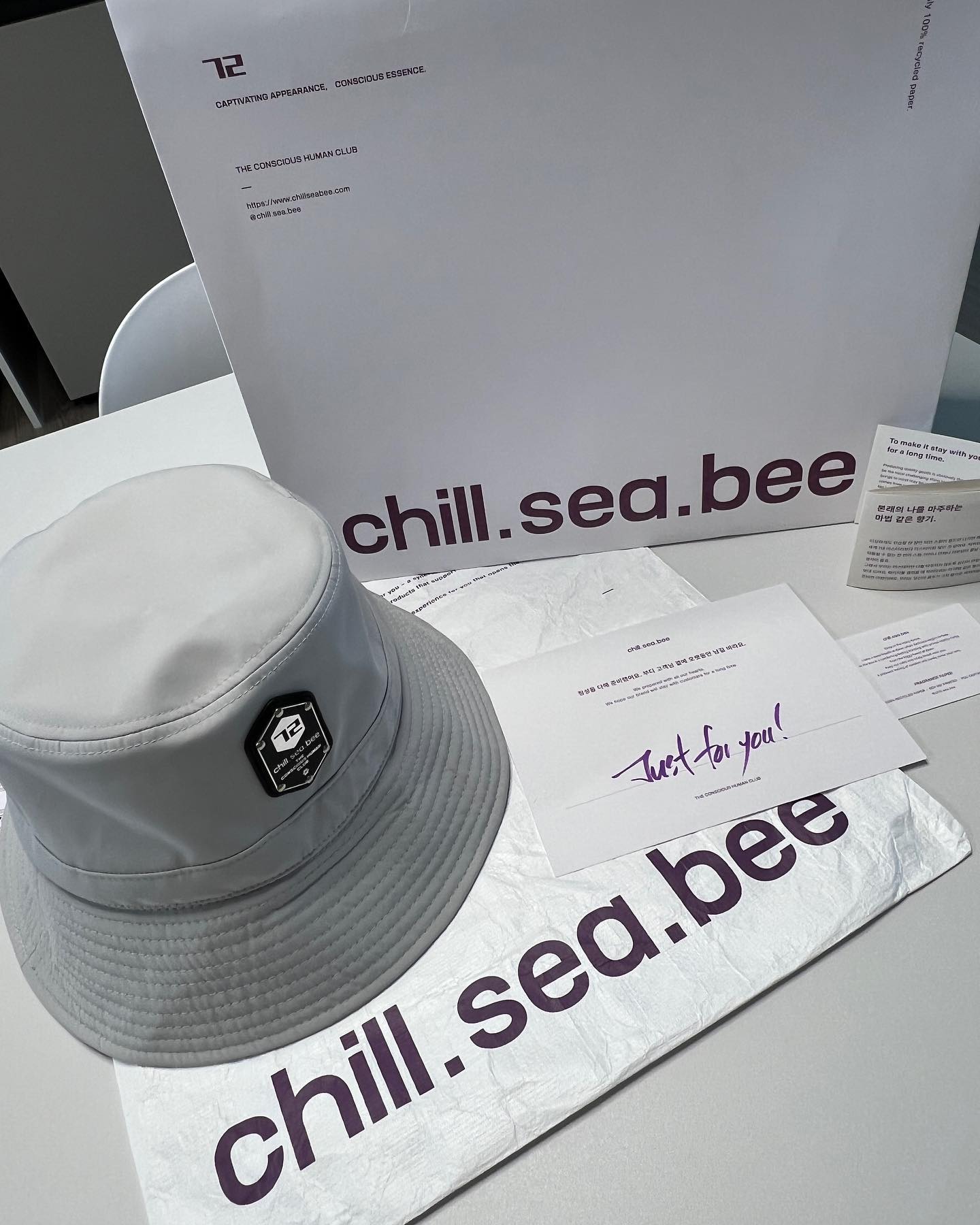 #협찬
chill.sea.bee 

포장 뜯자마자 정성 가득🎁
패키지부터 제품까지 친환경적인 소재로 만든 브랜드에요 

*버킷햇 디자인도 심플하고 투습성과 친환경 발수 코팅까지 하나하나 기능성을 담은 원단이에요 
필드에서도 일상에서도 힙하게 쓸 수있는 버킷햇 🤗