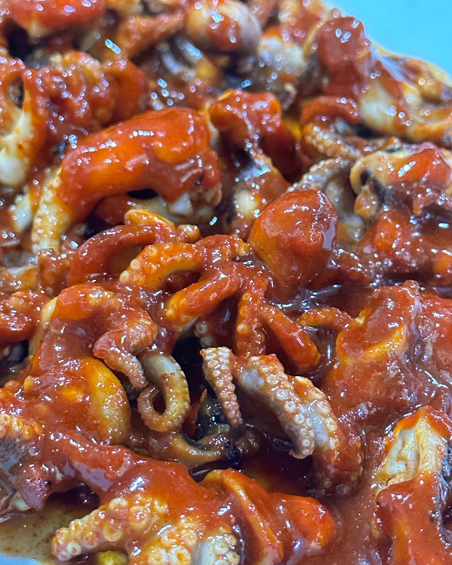 🤍
부산 남포동 노포감성 
연탄에 구운 쭈꾸미볶음과 
바삭한 록빈까지 털털털업! 

뚱보집
📍 부산 중구 중앙대로29번길 2-11
🕖 11:30-22:50
🗓️ 매달 4번째 일요일 정기 휴무
🚘 주차장 X
📞 051-246-7466
제로페이 가능
