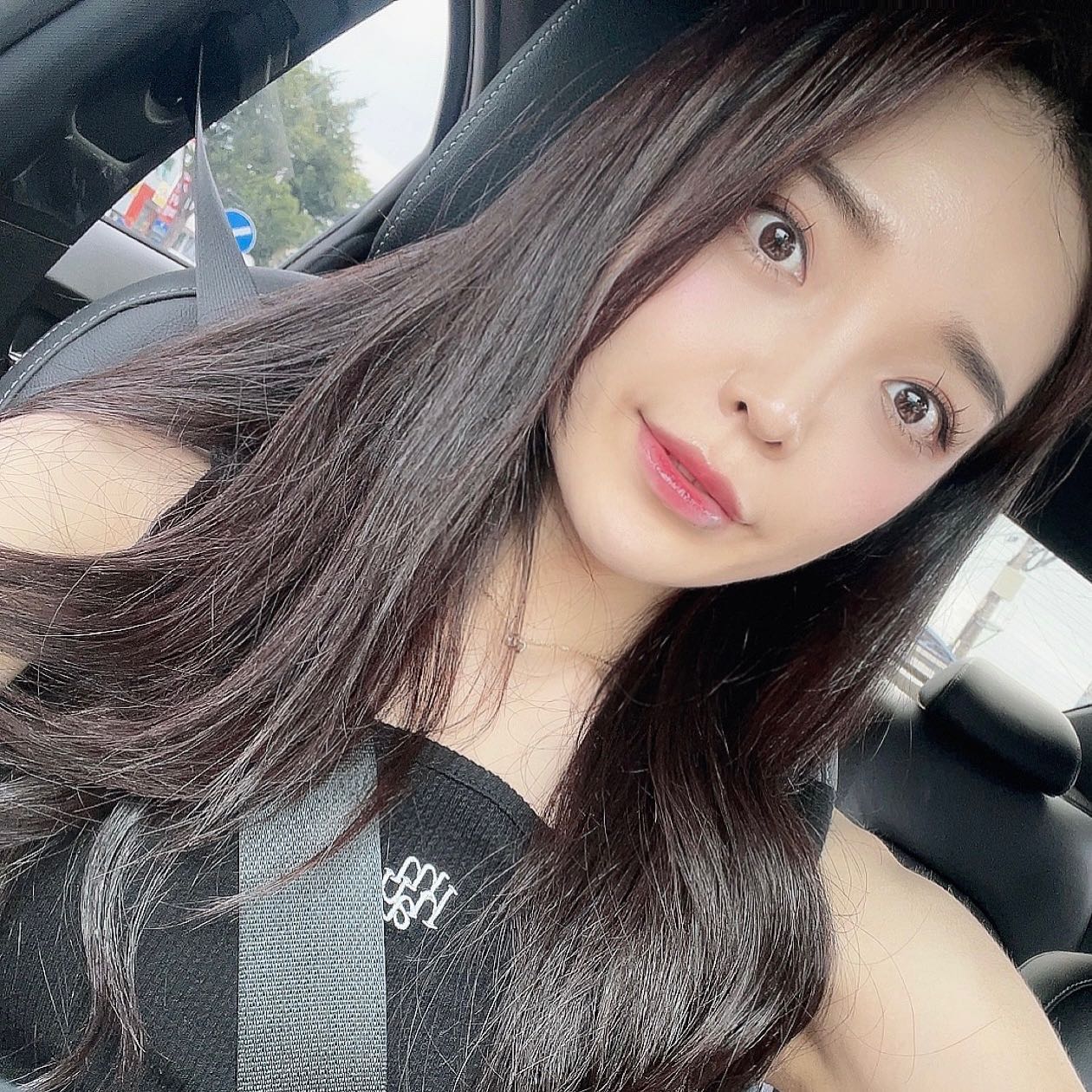 🫥
⠀
⠀
⠀
오이같애..🥒