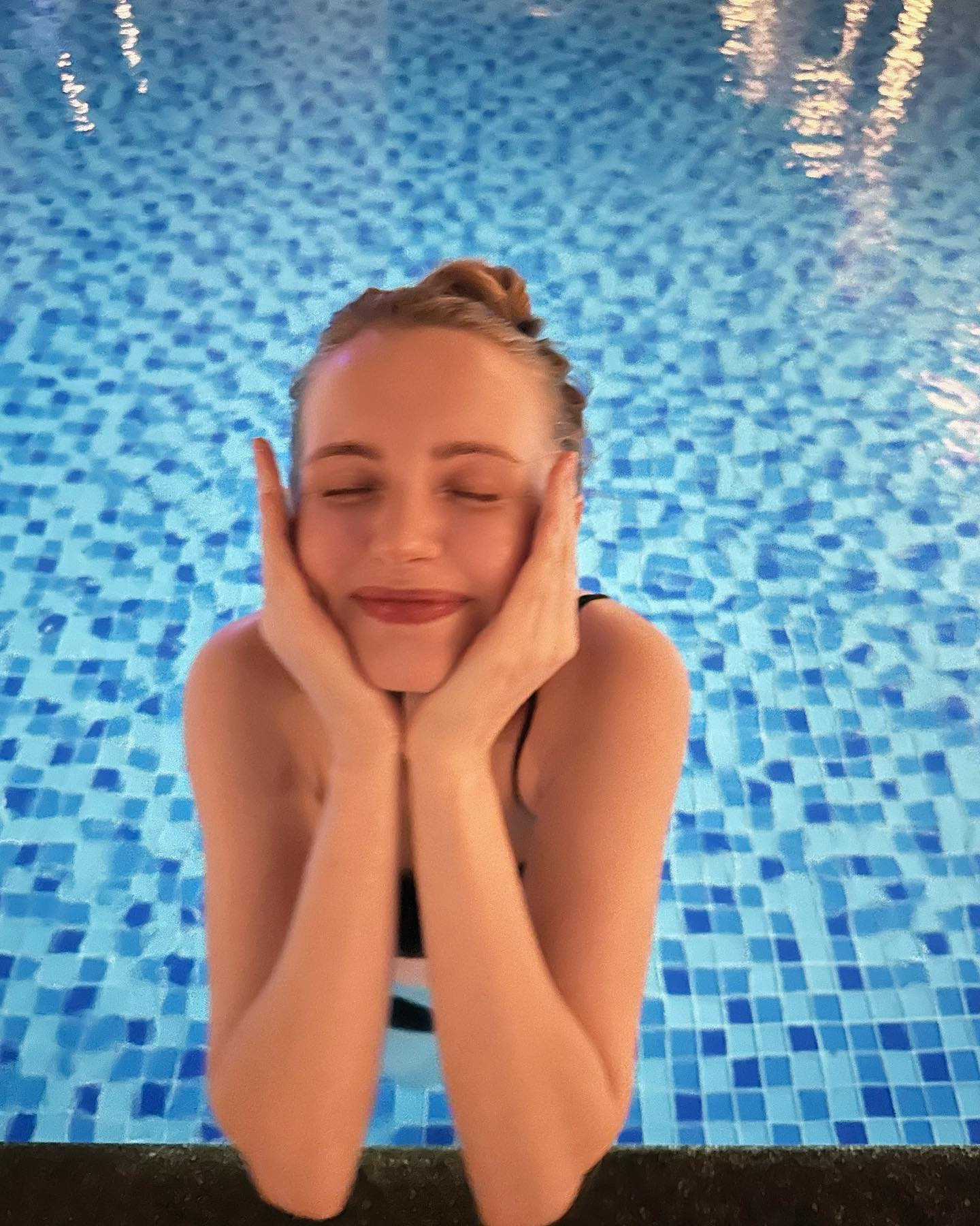 수영장랑 바다 물놀이하기. 높은 파도어서 꼭 한번 서핑해보고 싶어요. 같이 갈 사람이 있나요? 🫣😊
.
.
.
#외국인모델 #외국인여자모델 #외국인 #외국모델 #모델 #물놀이 #촬영 #촬영문의 #모델문의 #모델사진 #일반인모델 #광고모델 #여자모델 #패션모델 #뷰티모델 #룩북모델 #스포츠모델 #쇼핑모델 #여행 #의류모델 #화장품모델 #베트남