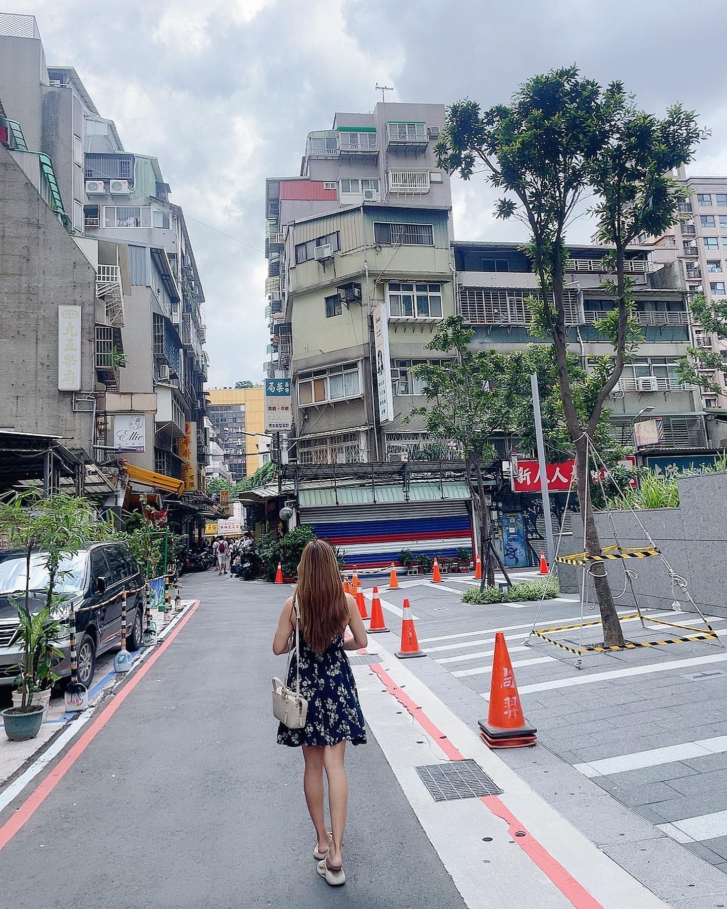 오빠가 골목길성애자냐고 놀렸지만 내가 젤 좋아하는 대만 골목길 감성을 꿋꿋하게 사진으로 남김...😌♥️