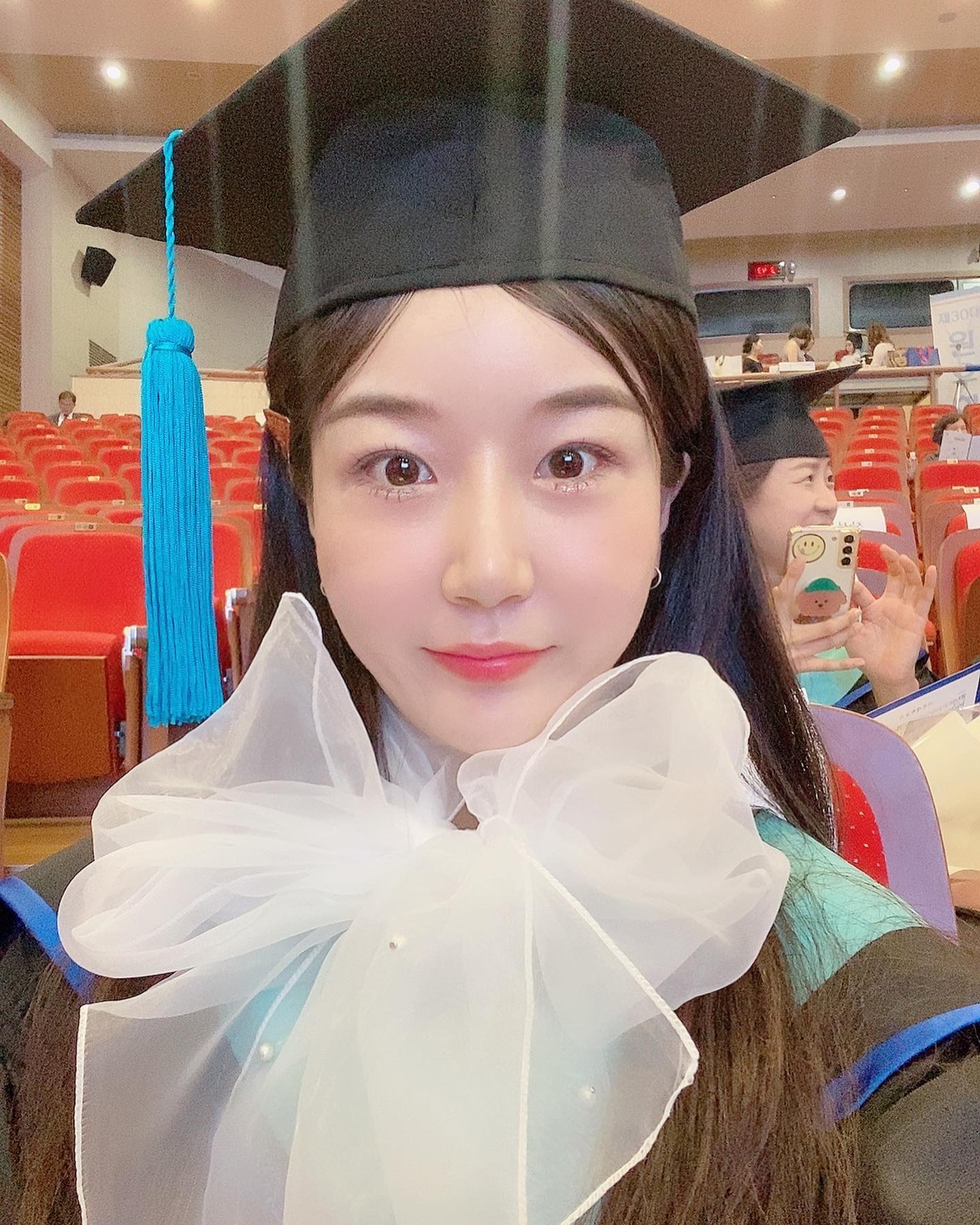 👩🏻‍🎓👩🏻‍🎓👩🏻‍🎓
#가방끈늘이기대성공 
공부하기 싫다고 할 때마다
“석사랑해” 외쳐준 이영훈에게 이 영광을
나 이제 #석사 다 #아주대학교 #유아교육전공 #대학원 
#엄마박사는없어기대하지말아요

여러 논란이 많은 와중에도 아이들과 함께하는 
시간을 위해 끊임없이 연구하고 노력하시는
#이세상모든선생님들을응원합니다