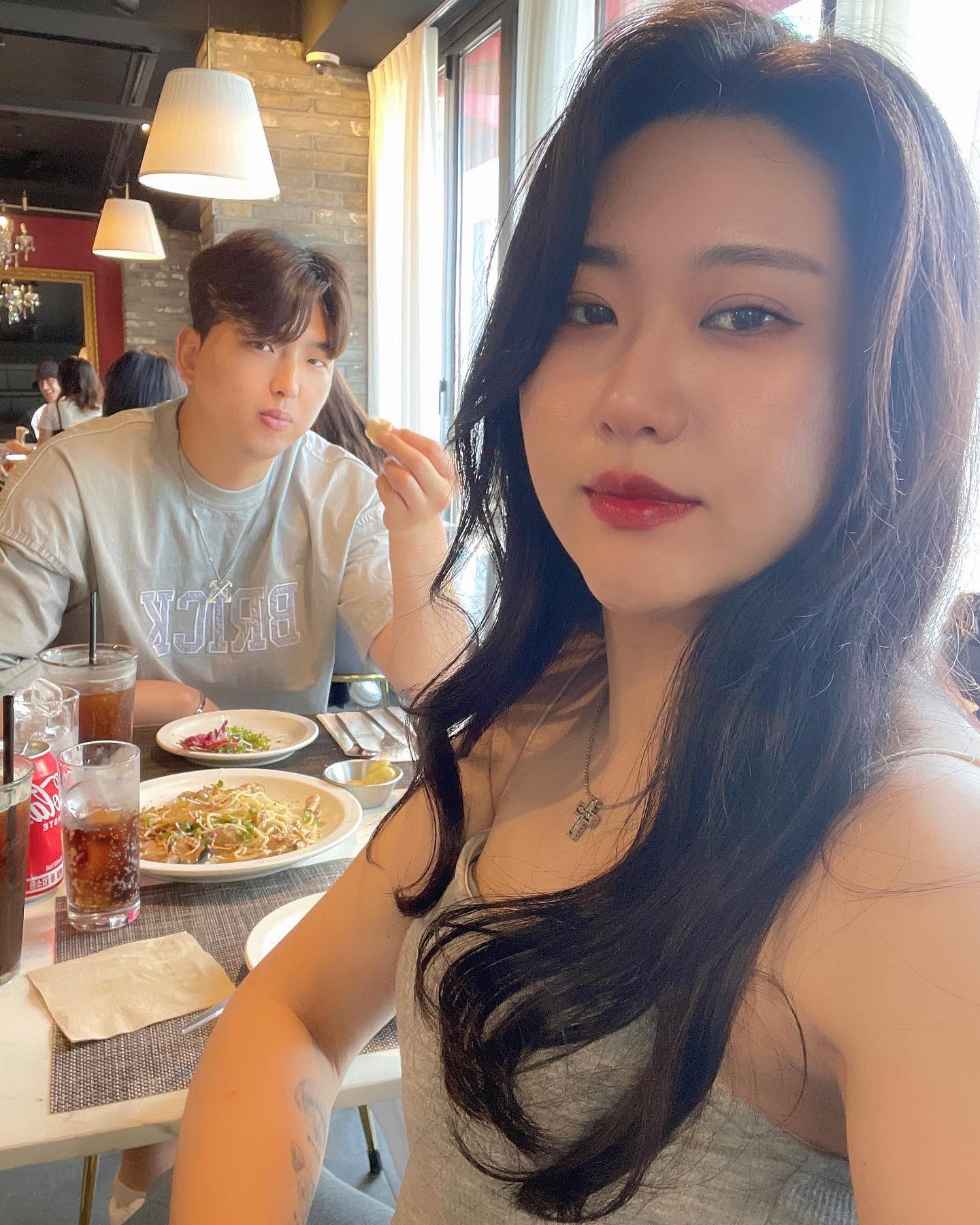 8월 15일♥️
우리의 일주년을 축하해💐
매일 티격태격 하다보니 벌써 일주년이네ㅋ,,
이젠 속 그만 썩이고 잘하자 제발🙏🏻