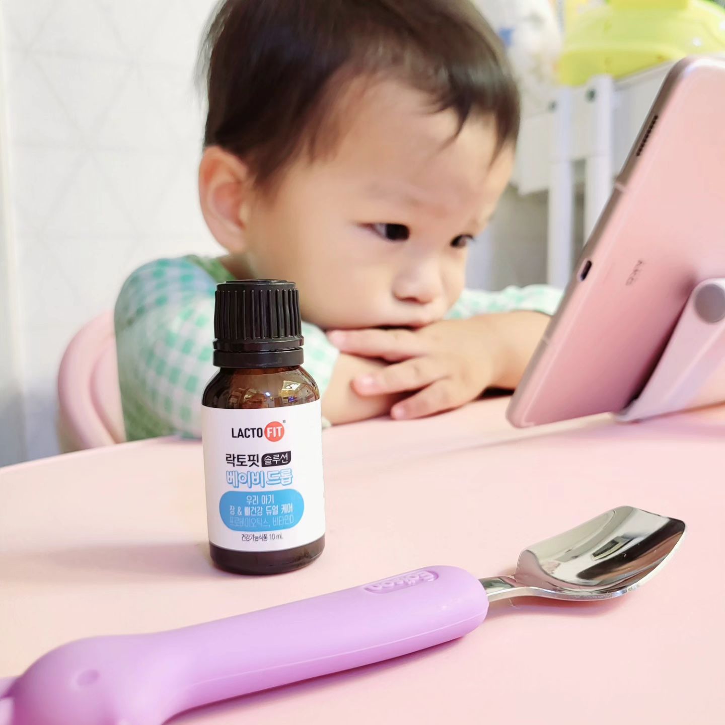 #광고
-
다른 브랜드보다 높은 스펙과 
1등유산균 브랜드에 대한 믿음으로
정착한 락토핏솔루션 베이비드롭

하루 20억 CFU
비타민D 100%
(1일 권장 섭취량 대비)

매일 6방울로 쉽게 챙길 수 있어요 ❤️

아기 똥 컬러칩 굿즈는
매일 하준이의 응아상태를
바로 확인할 수 있어 넘 좋고! 😍

장내 정착성이 우수한 글로벌
프리미엄 균주를 함유한 아기유산균
역시 락토핏은 다르다며 🫢
-

#락토핏솔루션 #락토핏솔루션베이비드롭 
#베이비드롭 #아기유산균 #액상유산균
#드롭유산균 #런칭키트 #락토핏런칭키트 
#아기똥컬러칩 #락토핏 #종근당건강
#육아대란템 #육아필수템 #육아대세템
#육아용품 #맘스타그램 #육아일상