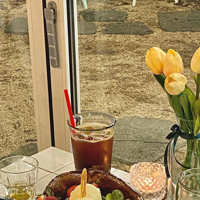 유희𝘺𝘶𝘩𝘦𝘦 - 맛집&카페 투어👀 on Instagram: "미쳤당,,, 너무 맛있어🥹 부평에 이런 브런치 카페가 있었다니 귀엽고 예쁘고 내스타일 @ra_gom2019 💛🧡"