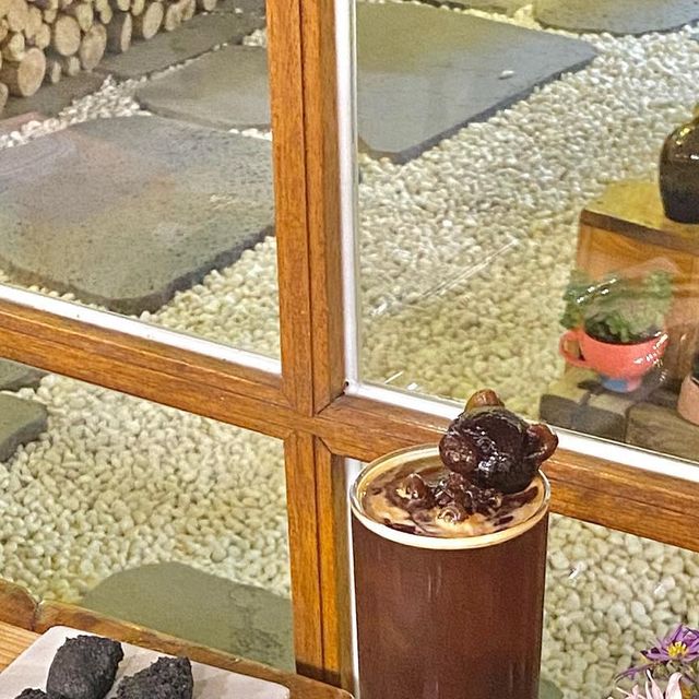 유희𝘺𝘶𝘩𝘦𝘦 - 맛집&카페 투어👀 on Instagram: "밤에 와도 예쁜 봉당 @cafe_bongdang 💛"