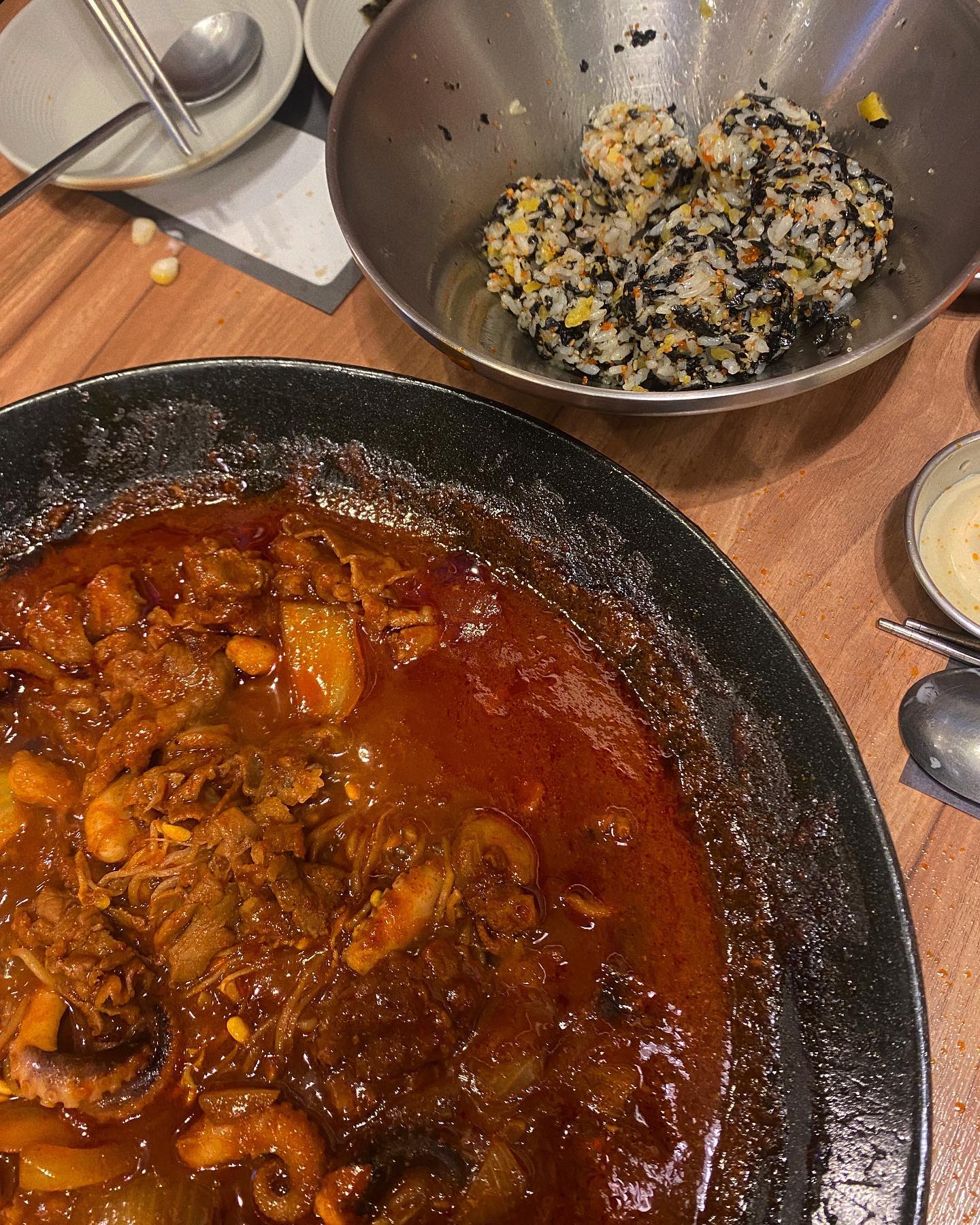 cherish_gwangju 당첨으로 다녀온 쭈마담!! 
소면과 날치알쌈이 기본으로 나와서 최고,,👍🏻♥️