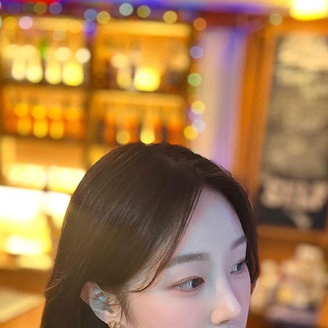 유리아 Yulia🌸 on Instagram: "#광고 홍대 인생피자맛집🍕🍺 미국인 사장님이 운영하시는 피자펍이에요! 메뉴가 정말 다양하고 새로워서 고르는 재미가 있더라구요🧡 - ◾️홍대 스필아웃 ▪