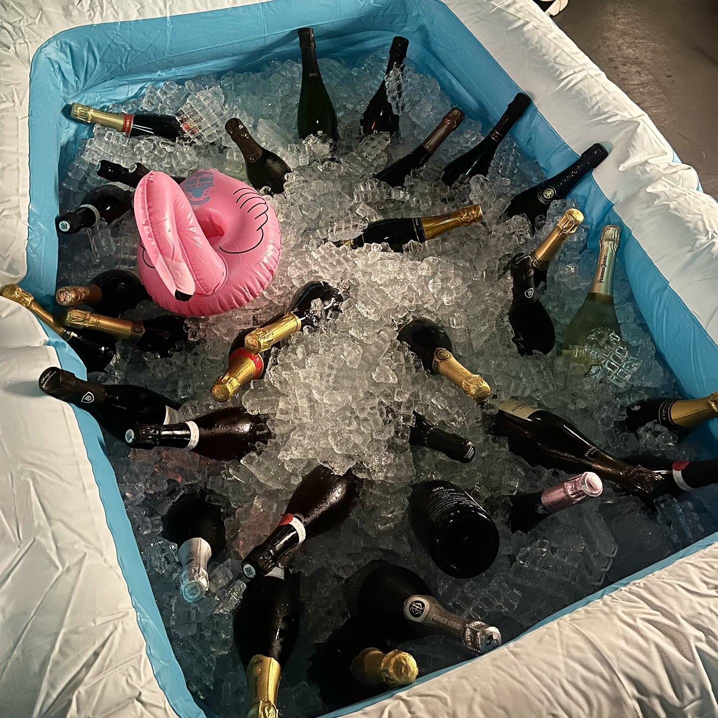 🥂