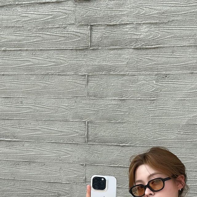 고은이예뻐! on Instagram: "태양을 피하는 방법 #라스텔지아"