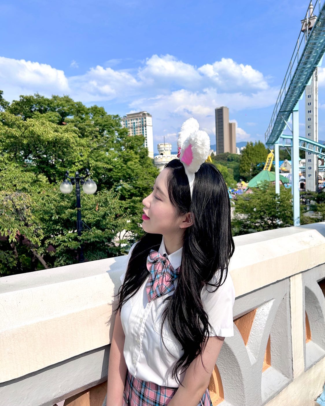 🌤️

#롯데월드 #교복대여 #롯데월드교복 #놀이동산 #잠실 #감성교복