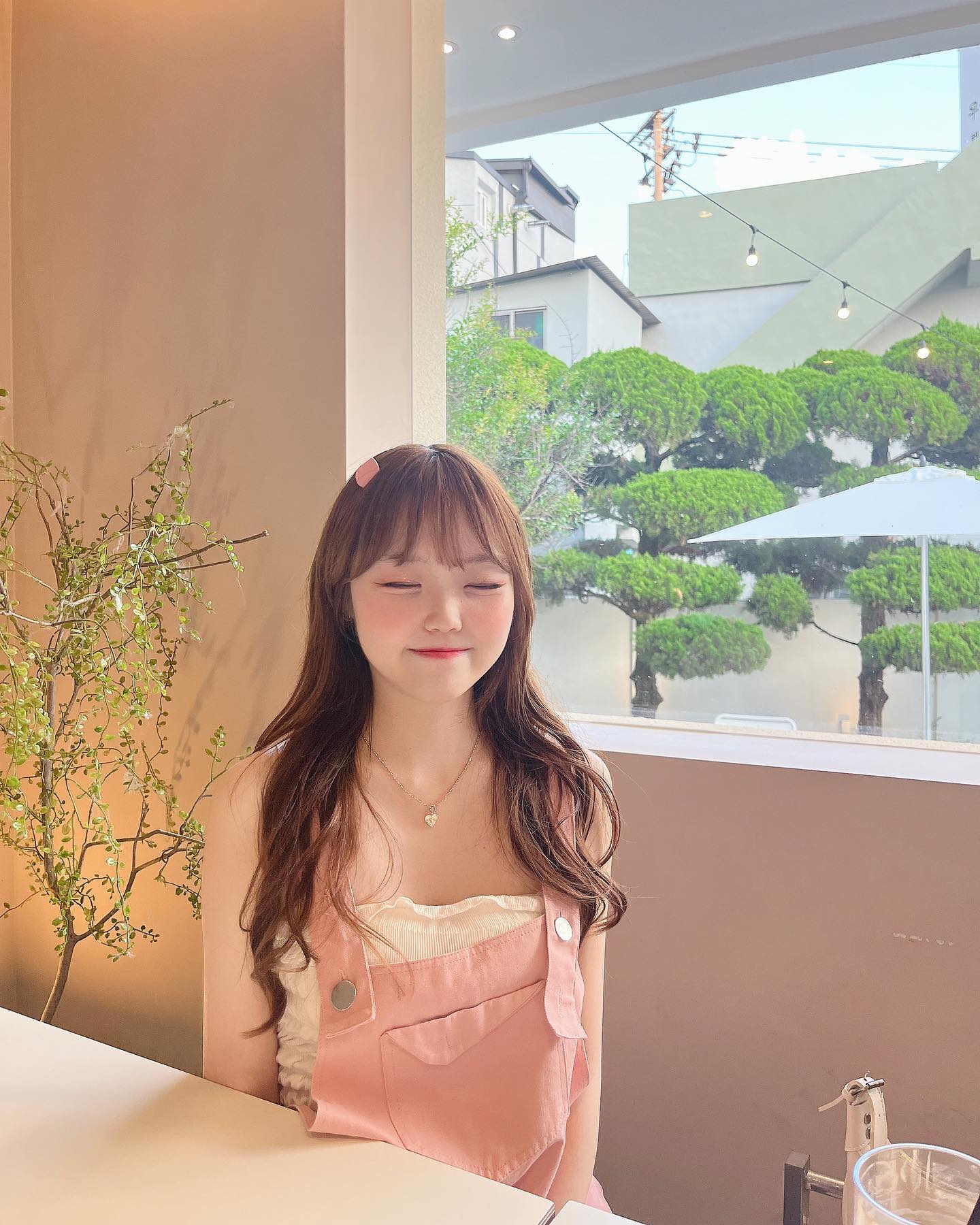 한창.. 멜빵이.. 좋을.. 나이...^^🌷