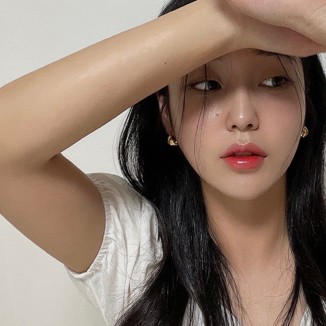 #협찬 💎

완벽한 골드 플레이팅의 버메일 쥬얼리

꾸민듯 안꾸민듯 자연스럽게 포인트를 줄수 있고

글로벌 스탠다드 기준의 16K 골드로 제작되었습니다

고급스러운 이미지로 단정함과 차분함을 요할 때 자주 애용할것같아요

❗️8/24일부터 로이드 공식 온라인몰과 오프라인몰에서 만나보실 수 있습니다

#광고 #로이드 #로이드귀걸이 #귀걸이 #귀걸이추천 #로이드버메일 #로이드버메일귀걸이 #여자친구선물 #dailylook #데일리룩 #fashion #패션 #ootd #오오티디 #좋반 #좋아요반사 #좋아요 #likeforlike #셀카 #셀피 #셀스타그램 #selstagram #selfie
