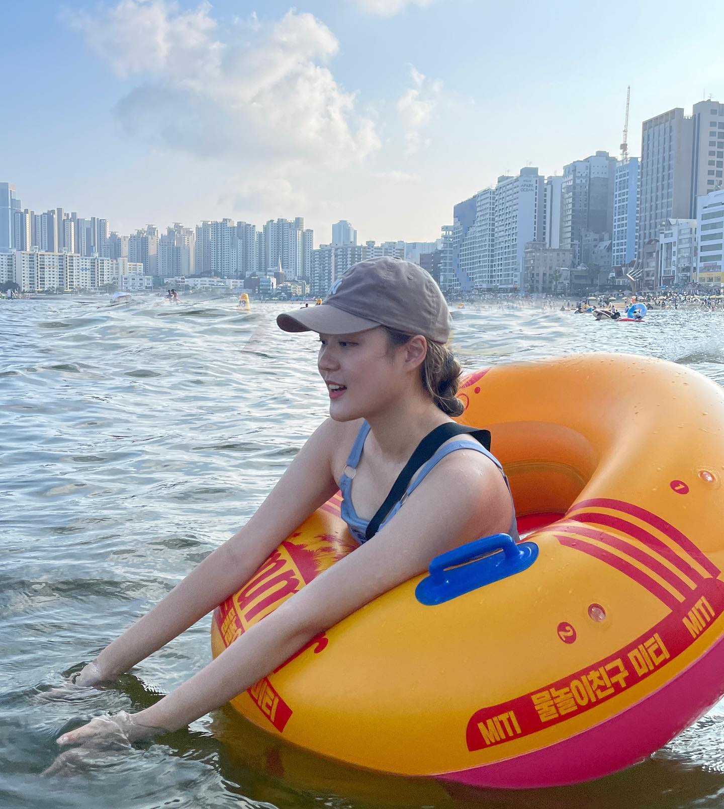 김물개 입니댜 🦭

팔 타서 등이랑 색 다른 건 비밀이에오 ...🥲