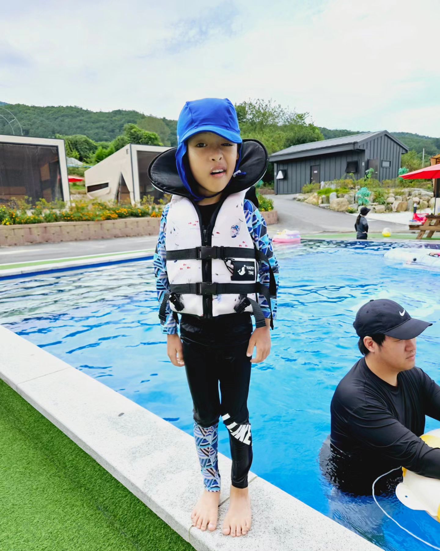예쁜모습 좀 찍어주고 싶다고
자꾸 웃긴 표정만 할래?!!
엄마는 너의 그런 모습도 사랑해♡
#사랑스런아들 #살좀찌자 #