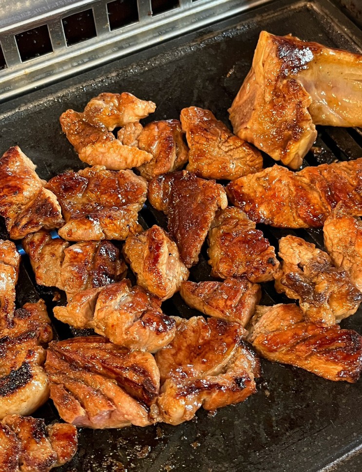 한남동맛집 장터갈비_삼겹살도 맛있고 돼지갈비도 맛있고 육회도 맛있는 한남동돼지갈비맛집