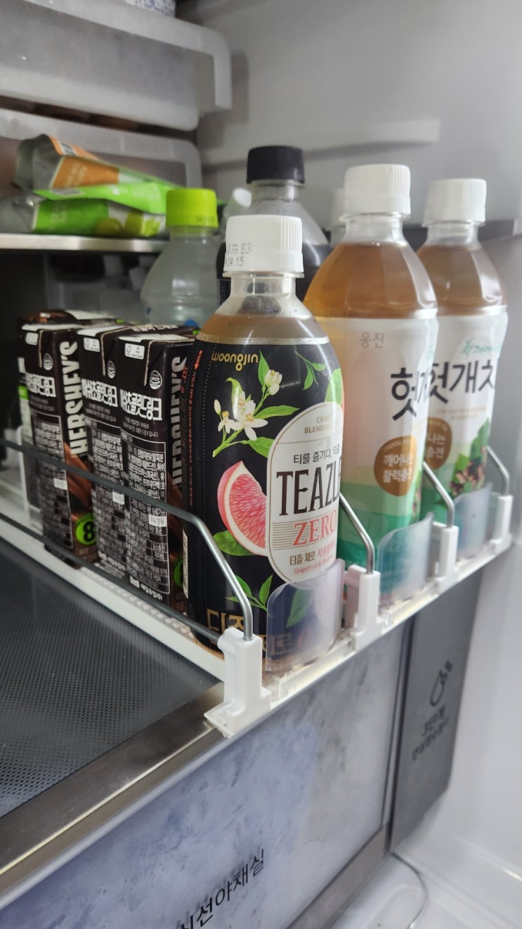 냉장고캔정리 음료트레이로 깔끔하게