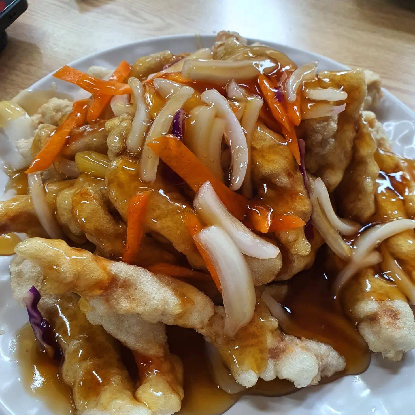 그냥 들어갔던 중국집이었는데 진짜 너무 맛있었던 #탕수육 과 #중국냉면 ....
부먹으로 나오는 탕수육은 그만큼 자신있다는거잖아요🤭❤️
고기도 짱크고 쫀득거리고 너무너무 맛있었당
중국냉면도 땅콩소스 낭낭히 넣어먹으니 쫀맛탱 💗💕