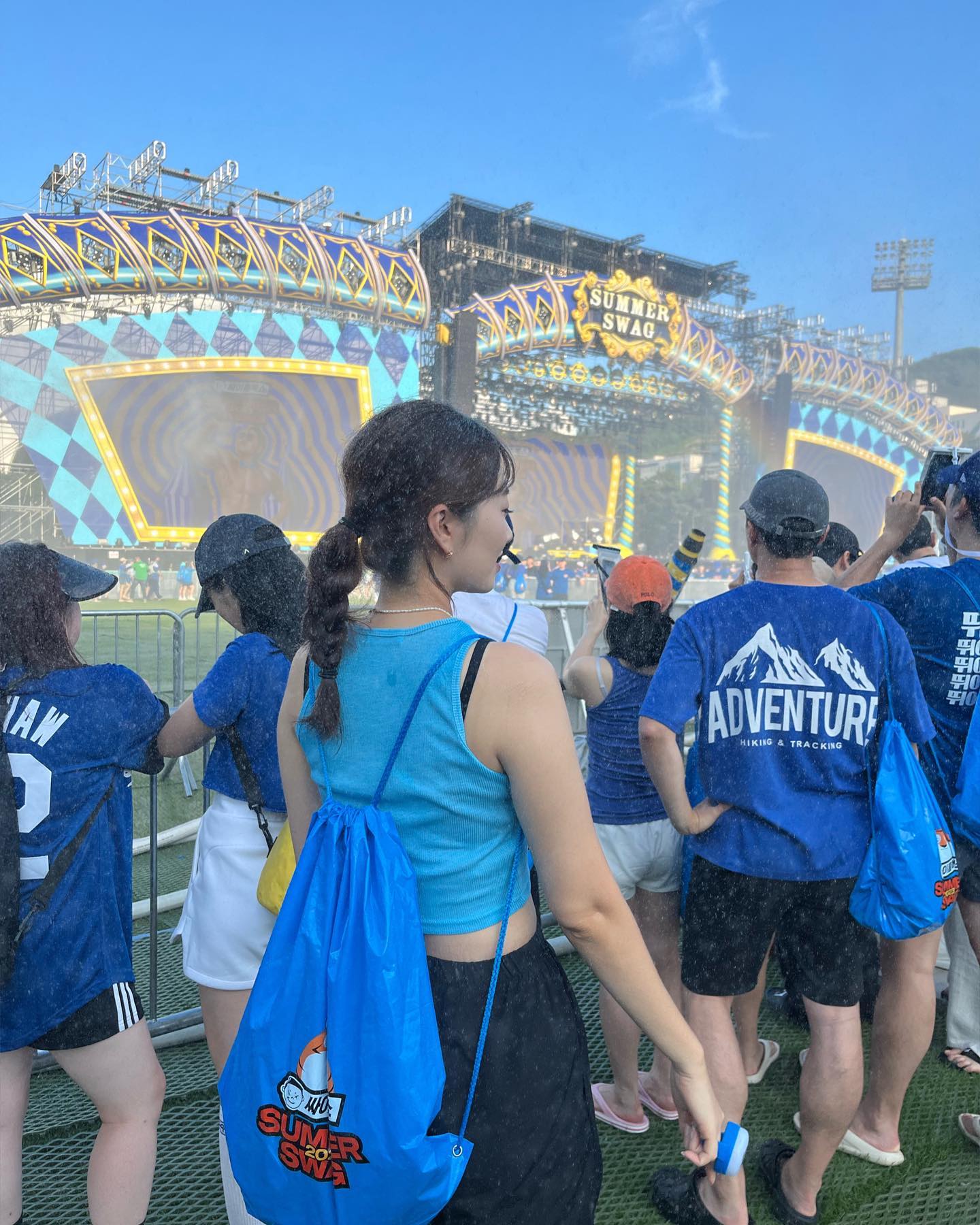 노는건 여전히 재밌고 #흠뻑쇼 는 미쳤다:)
페스티벌 오랜만에 왔는데 스트레스 다 풀고 간다 행복해🩵
게스트 씨엘 사랑해여🩷

#부산흠뻑쇼 #2023흠뻑쇼 #싸이흠뻑쇼