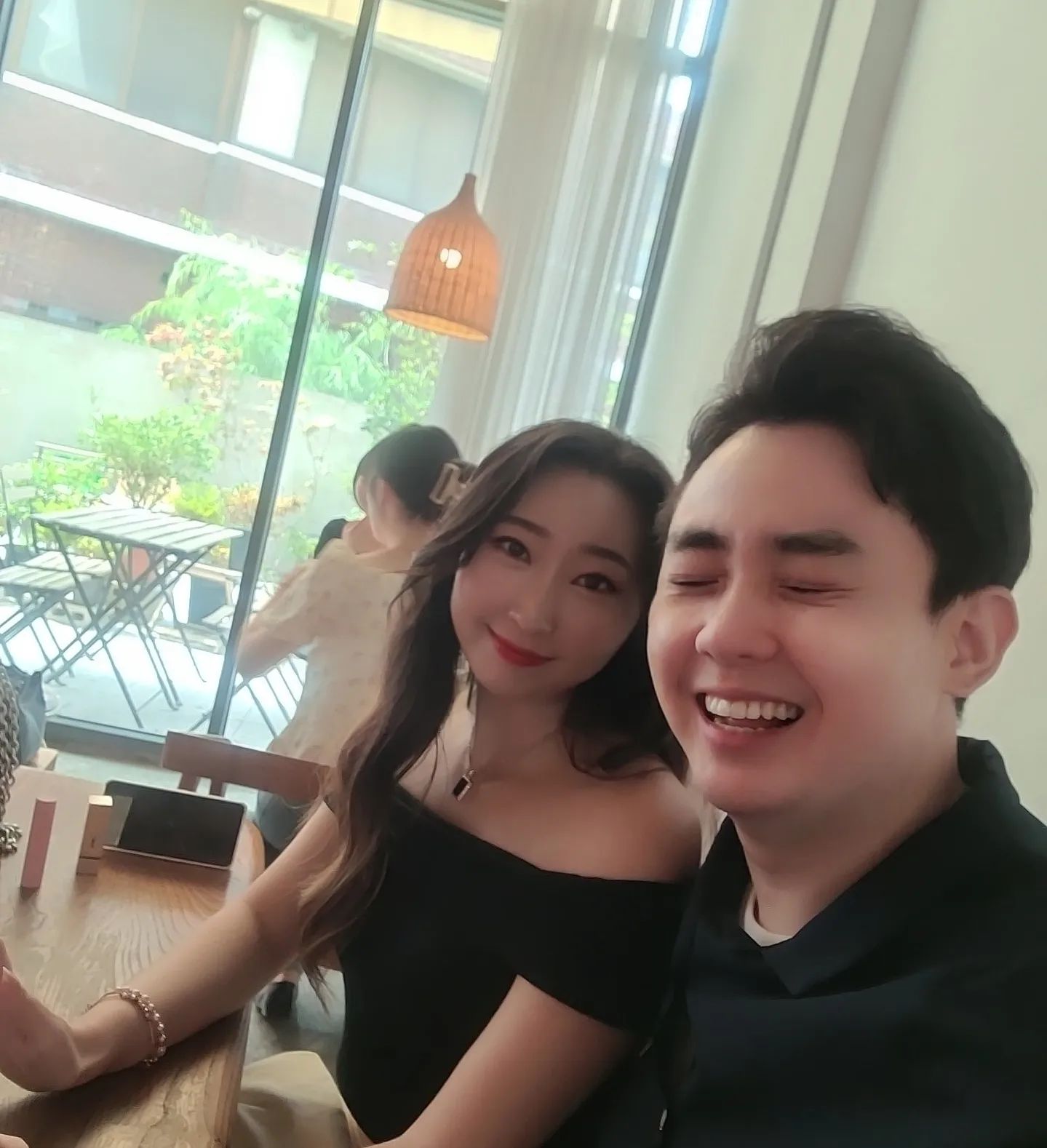 오랜만 쥬말데이트❤️❤️
남친친구 커플과 모임도 넘모넘모 재밌고 즐거웠땁❤️
.
.
.
.
#데이트 #주말데이트💕 #히히힣😆 #럽스타그램❤️ #그래도제빵사 #존맛탱 #연애스타그램💑 #데이트스타그램💕 #히히호호 #일상 #일상스타그램🐥