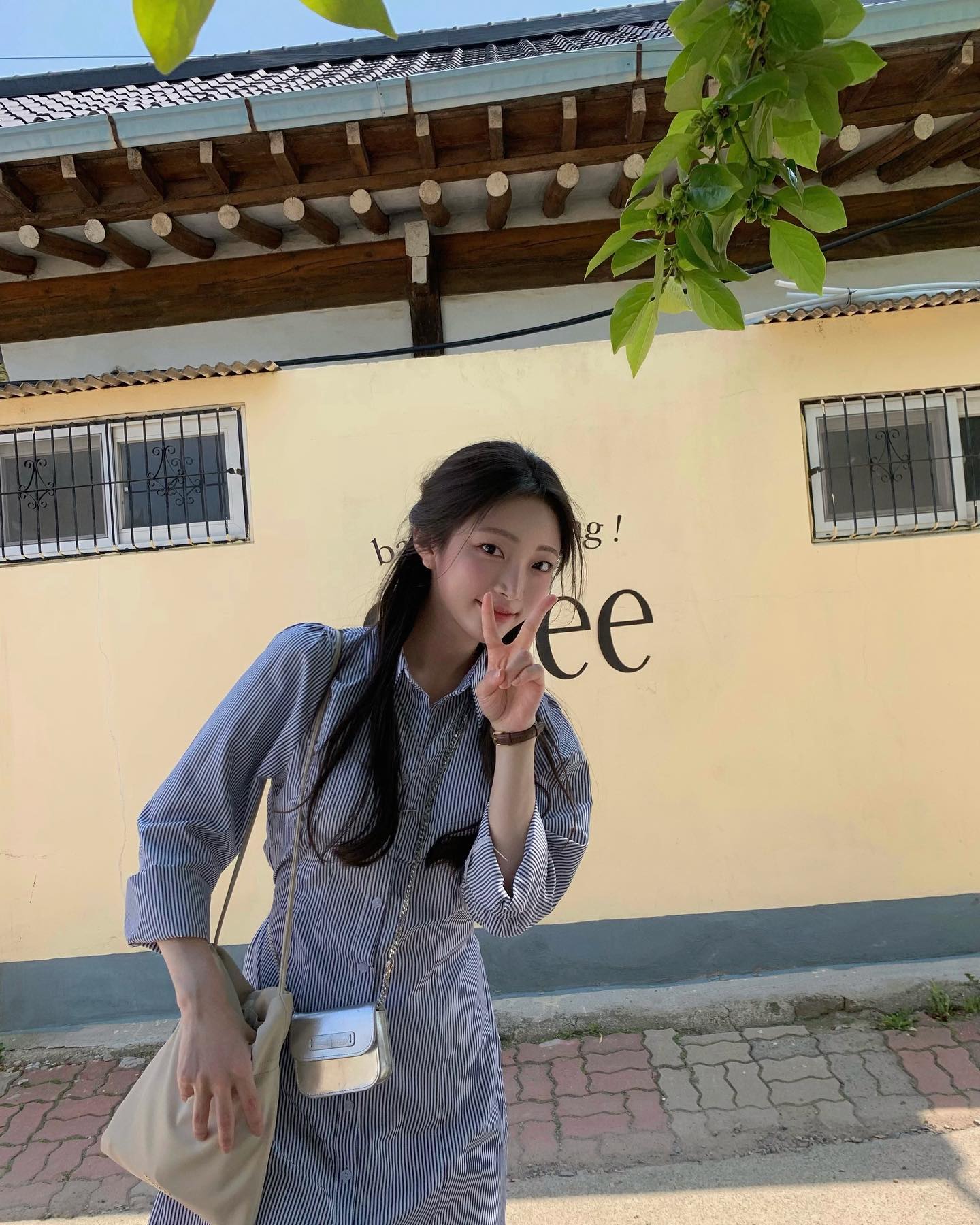 뿌이 오늘 새벽 기도회 다녀왔어요 일주일 열시미 아좌좌🌷🌻🌹🌸💐🌼🌺🌿 그나저나 에어팟 맥스 스그살까요 실버살까요! 고민하다 머리 터질 것 같아🤯