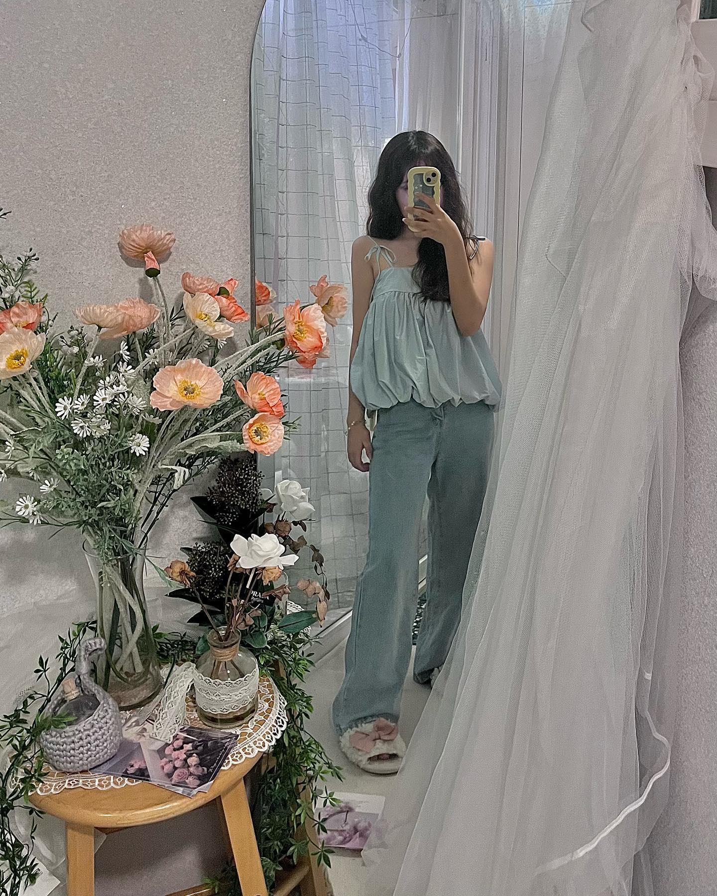 바다 놀러갈때마다 입는 청청 패션 🦋
💙 여름 한정판 소라색 💙 

#ootd #오오티디 #오오티디룩 #치마 #바지 #옷 #코디 #룩북 #룩 #학생코디 #학생룩북 #거울샷 #outfit #비율 #홈카페 #포토존 #인테리어 #패션계정맞팔 #코디모음 #섬유디자인 #해피해피해피 #accessories #발코니인테리어 #펌 #outfitoftheday #데일리룩 #06 #photozone #fashion #style