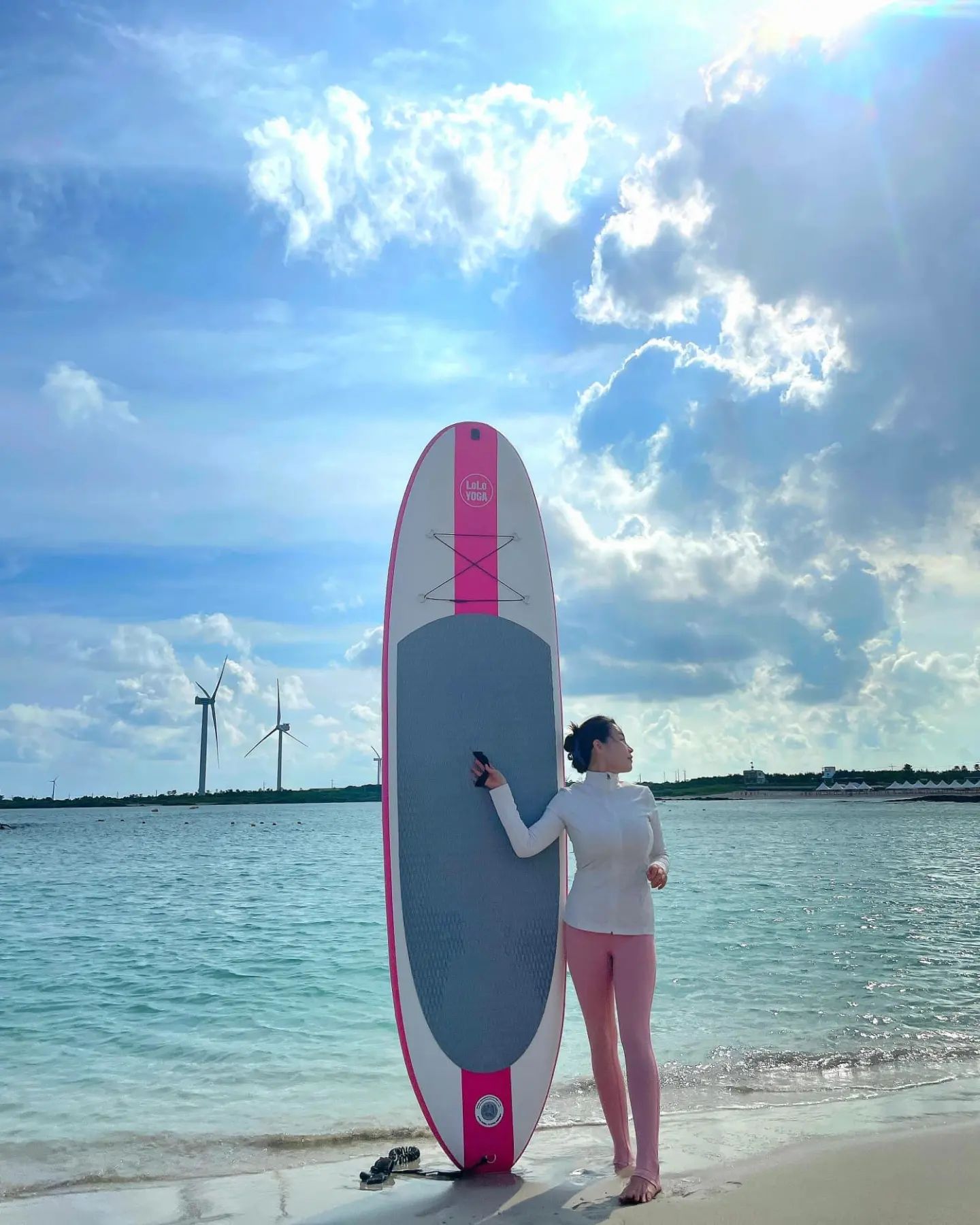 환상의 섬 jeju Island💕

제주라이프 1000%즐기고있는요즘
행복합니ㄷㅏ 🥺🙏

태풍이 3개나 올라온다던데.
저번처럼 소리소문없이 지나가주면 안되겠닁? 
언니는 아직 물놀이가부족해 .. ...🙈
.
.
.
#제주도민 #제주일상 #라이프스타일 #jeju #패들요가
#요가강사 #운동소통 #운동하는여자 #운동하는남자 #선팔 #맞팔 #좋아요반사 #김녕 #김녕해수욕장 #월정해수욕장 #제주여행 #제주관광지 #물놀이 #일반인모델