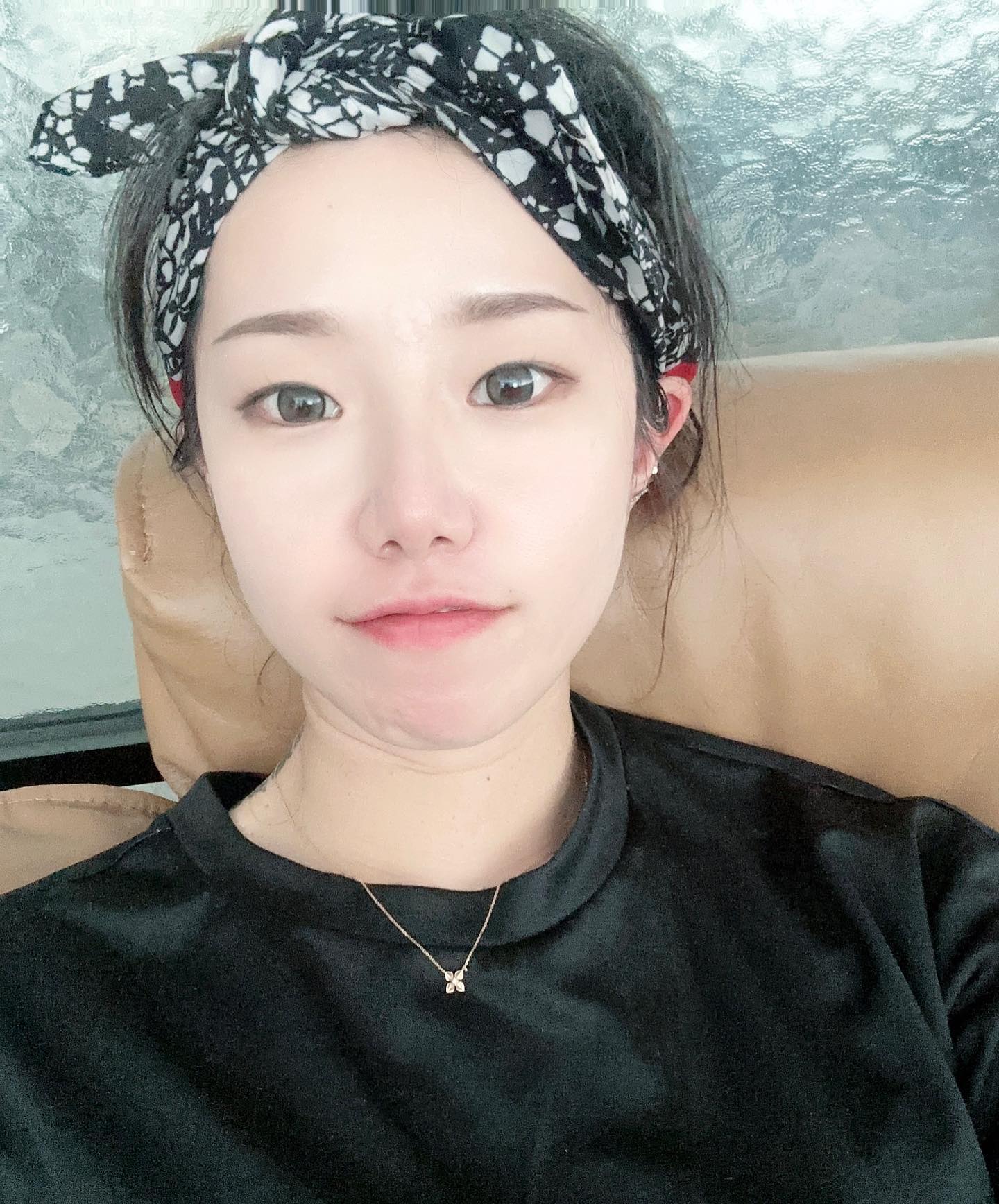 잘살구있다는증거🥰
내모습 마치 いらっしゃいませ
#살이찐다 #주름이는다 #오오티디