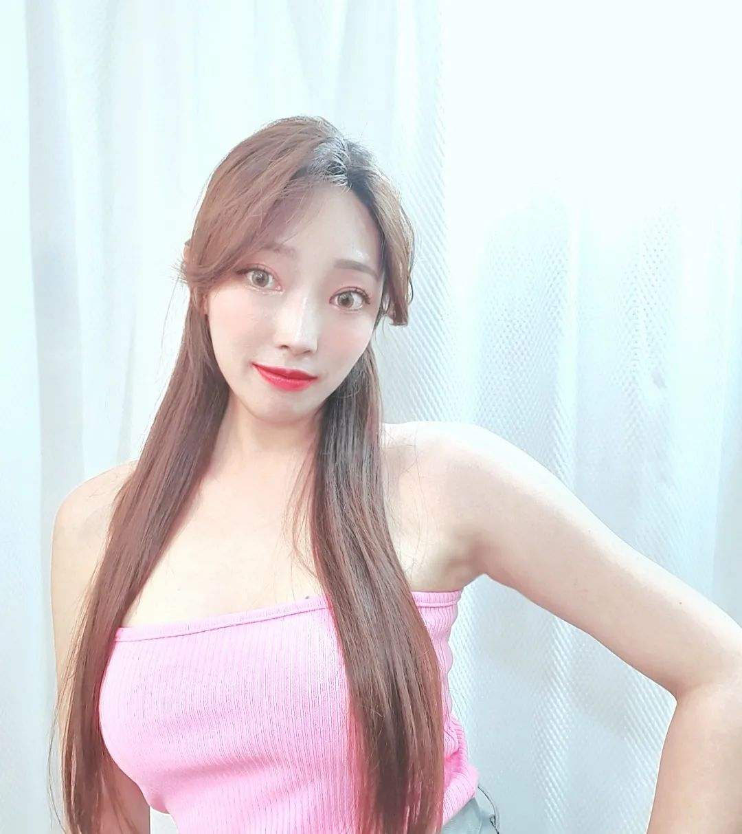 😉
.
.
.
#style #hair #koreastyle 
#daily #sellfie #pink #일상그램 #스냅사진 
#jenna #컨셉촬영 #셀피그램 #셀피스타그램 
#일상그램 #메이크업 #여름 #다갔다 
#여행가고싶다 #댄스타그램 #춤추고싶다