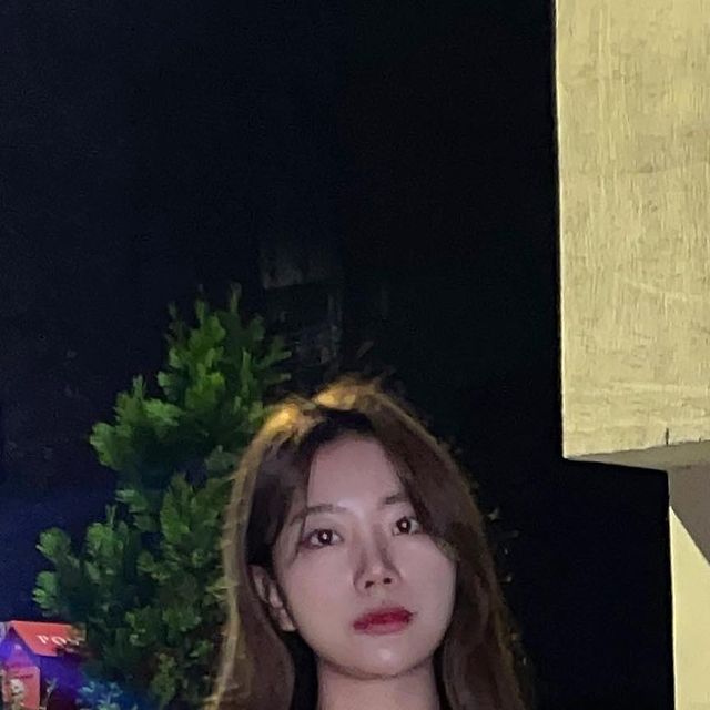 김지연 on Instagram: "크롭티 좋아💗 #광고#바틴#의류#협찬#티셔츠#크롭티#패션"