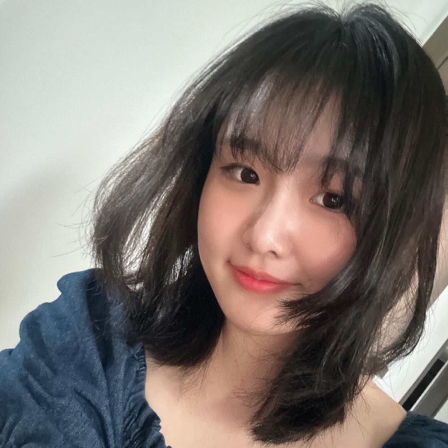 하단 오롯이에서 복구펌하고 왔어요🤍
사장 언니도 친절하시구 
머리도 넘 맘에 들어용
드라이만 해줘도 이뻐용
가게도 엄청 넓고 갬성있음!!
가까이 있는 분들 꼭 가보시길..:)
우리 로아 앞머리도 넘나 깜찍하게 잘라주심!
 👍

✨부산 사하구 동매로 29 3층✨