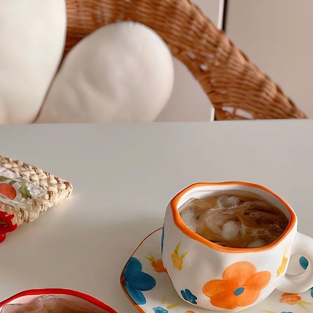 세세라기 on Instagram: "#제품제공 @tasted.official 요즘 인스타 갬성 예쁜 홈카페 정말 많아요☕️ 저도 예쁜 그릇, 컵 정말 좋아하는데요 아기자기하고 쨍한 컬러감이 기분좋은 테이스티드 어글
