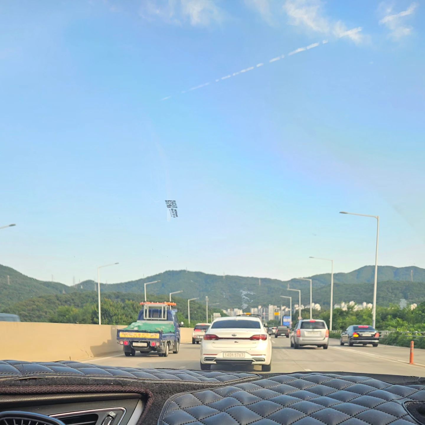 D+23♡
사촌결혼식 끝나구
오빠랑 횡성가는길
.
.
.
.
.
.
.
.
.
오늘은 오빠맨정신일때 같이셀카를찍을수있을것인가