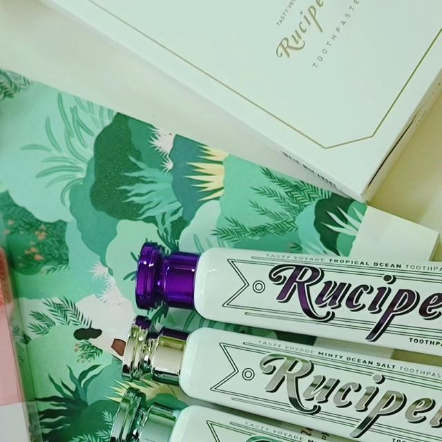 워니🌷 on Instagram: "#광고 #루치펠로 쓰면 쓸수록 반하는 루치펠로 치약 & 칫솔 식물에서 추출한 감미제처방으로 잔여감없는 깔끔함 전문 조향사가 만든 특별한 맛과 향!! 고급스러운 패키지