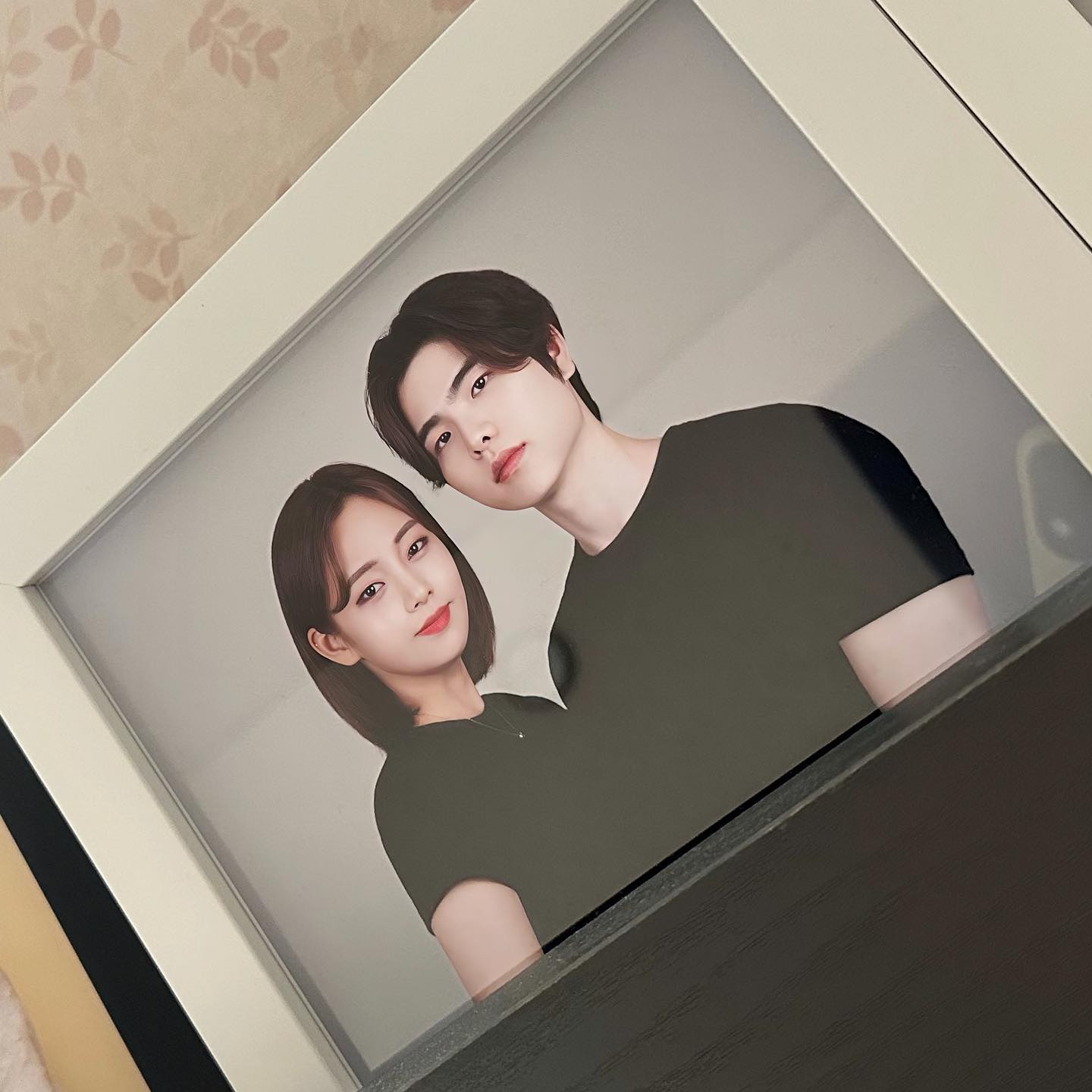 1년은 지났지만 일년겸 찍은 사진 ˚₊·—̳͟͞͞♡
귀엽게 침대 위에 올려논 우리집 남정네♡。·˚˚· ·˚˚·。♡