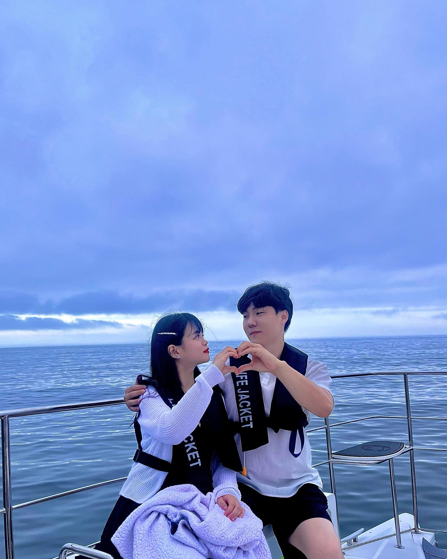 우리 둘 사진도 예쁘게 찍어주시고 좋은 추억 남겨준 #요트더퀸 최고💓
담번에도 부산가면 또 갈랭 😝💓💓
#부산 #부산여행 #요트