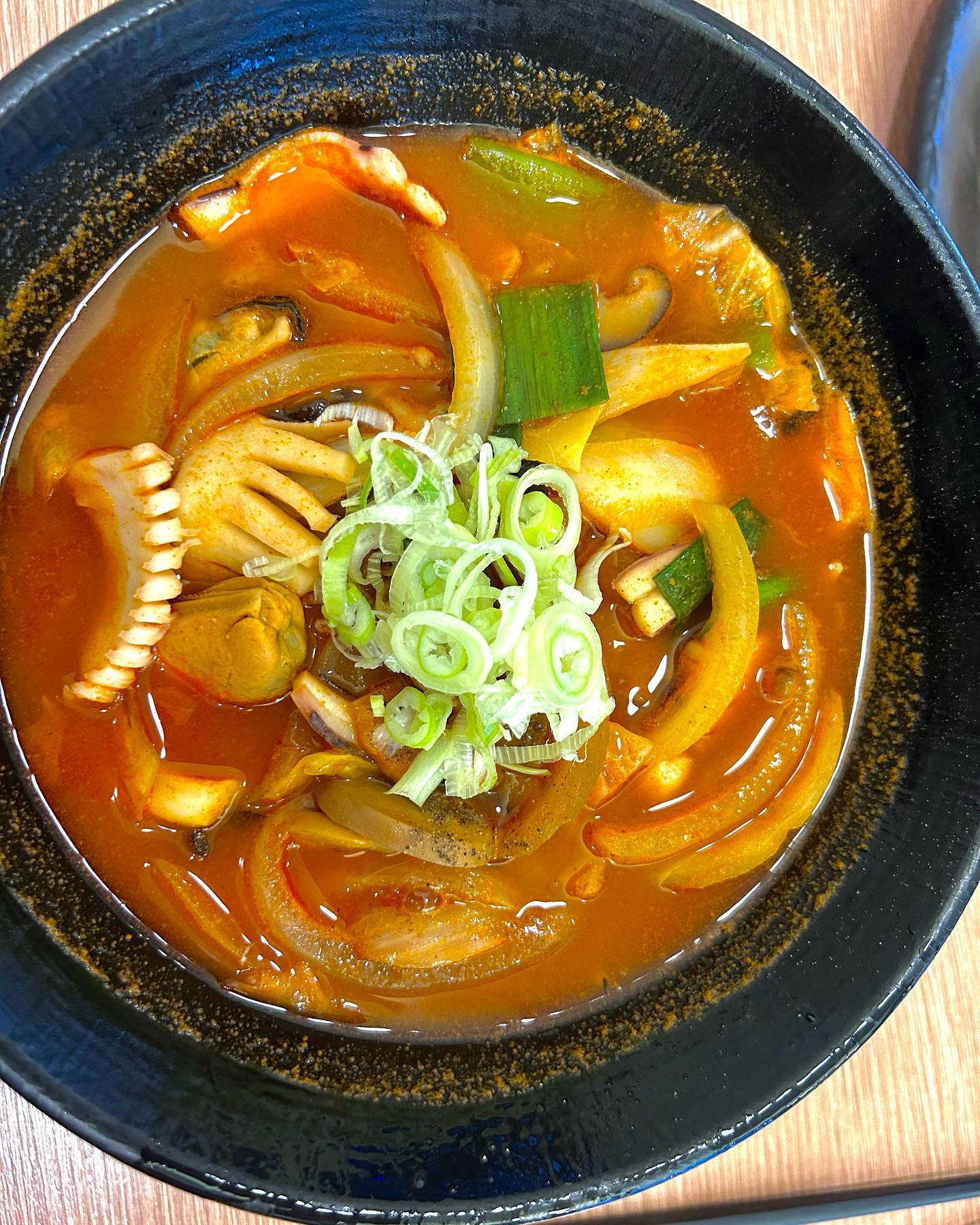 #중식당

오픈한지 얼마안돼서 약간 불안했는데 생각과 달리 너무 맛있네요 가격도 착하고 여러메뉴들도 많아서 담에 또 방문해야겠어요!!😙 안가보신분들이나 중식 좋아하시는분들음 무조건 추천!!!! 메장내에 분위기도 괜찮고 저녁시간에 갔는데 기다리거나 그런거 없이 좋네요😊 

가격:7900원

별점:⭐️⭐️⭐️⭐️

#중식#짬뽕#군만두#가성비#맛집#먹스타#맞팔#먹스타맞팔#먹팔#가성비맛집