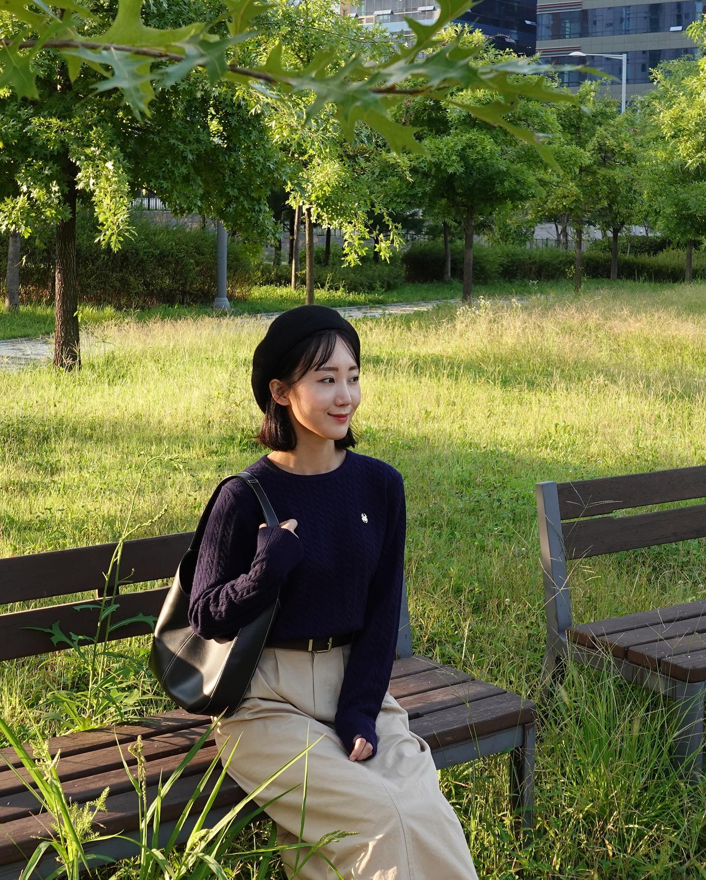 가을 감성부터 맑은 청춘 영화처럼🫧
#협찬 이지만 다 되는 #소니코리아 카메라
⠀
사진 촬영하고 색보정하던 시간은 BYE
10가지 크리에이티브룩으로 감성 가득한
인스타그램 컨텐츠를 촬영할 수 있어요🫢
⠀
빈티지한 FL 모드부터 선명한 VV까지 다양한데
저는 ST, NT, IN, SH가 가장 마음에 들었어요👏
⠀
📌1번 사진 ST
본연의 색감 그대로!
⠀
📌2번 사진 NT
뉴트럴한 감성으로🍂
⠀
📌3번 사진 SH
맑고 화사한 영화처럼!
⠀
📌4~5번 사진 IN
인스타그램 감성으로📷
⠀
#소니 #브이로그 #ZENZ4기 #븱 #ZV1M2
#인스타갬성 #감성브이로그 #크리에이티브룩
⠀
Photo by #ZV1M2