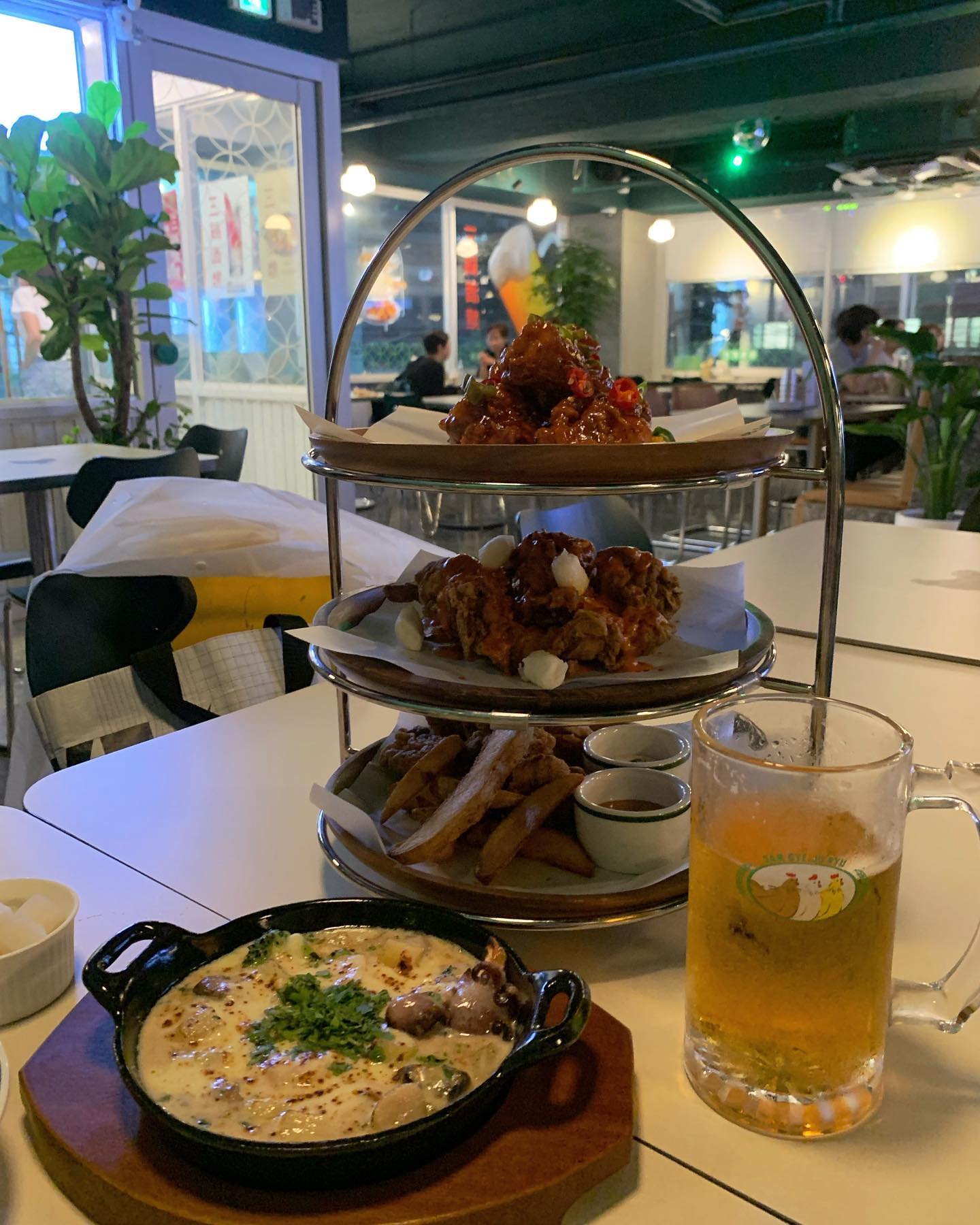 잠실새내 핫플 삼계주류❤️
플레이팅이 너무 예뻐서
친구들과 오기도 좋고
데이트 하기에도 딱👉🏻👈🏻
맛까지 있어서 완전 강추💕💕
#잠실새내역맛집 #잠실맛집 #잠실핫플 #잠실치킨 #잠실술집 #잠실새내역 #잠실새내역고기집 #삼계주류