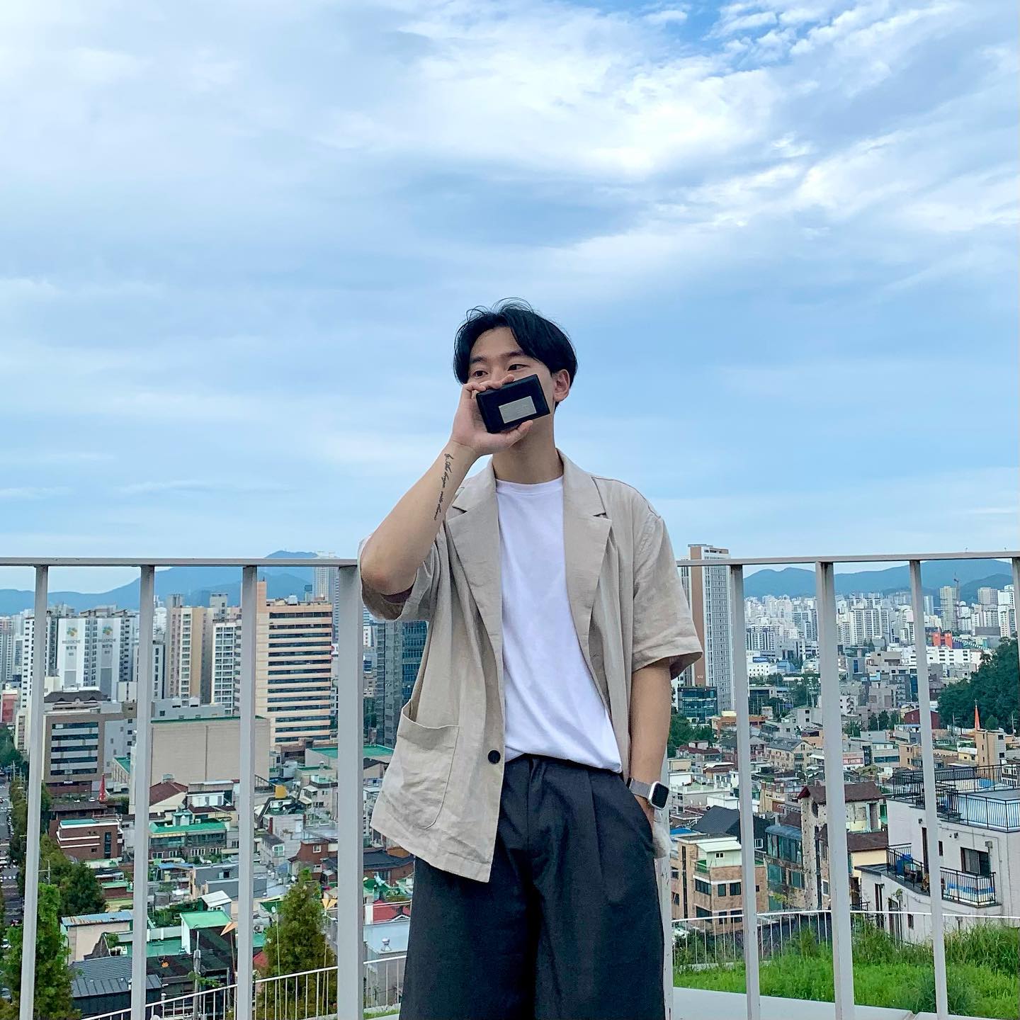 이거 .. 어디서 만져본 질감인데..? ㅊ..충..성..?#협찬 kaneitei

🎖️군용 텐트를 재활용한 트랜디하고 독특한 질감이 매력적인 아이템👍
🎖️7가지 색상으로 취향에 맞게 폭넓게 선택 가능 🙀
🎖️실버메탈에 시그니처 각인까지 완전 시크미 뿜뿜🐳
🎖️수납공간 분리가 잘되어있어 한눈애 보기 편하다구요 👀

kaneitei 많은 관심 부탁드립니다 💪

#카네이테이  #카드지갑 #업사이클링