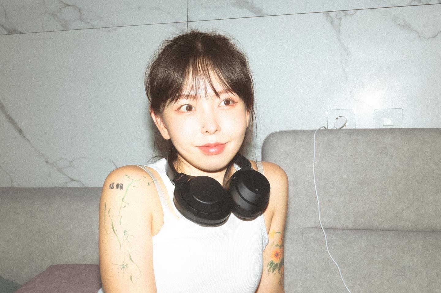 퇴사했다٩(๑❛ᴗ❛๑)۶
이제야 내가 어떤 작업을 좋아하는지 알겠당! 7년 걸렸넴🥹
-
이직할곳 헬스장도 알아놨다구-! 
-
23년은 진짜 쉴틈 없이 일했는데 내년 중반까지는 그럴것 같다🌝
욕심도 많고.. 하고싶은것도 해야할것도 많다😎 신난다