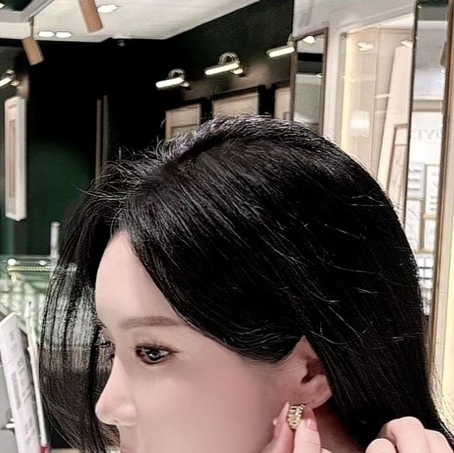 @senii_park on Instagram: "#광고 🌟버메일🌟이 뭔지 아시는 분은 손!!!🙋🏻‍♀️ 저 이번에 #로이드 강남점에서 완죠니 감탄하구 왔짜나여..🪙❤️ . 버메일은 국제적으로 높은 품질기준(금 10